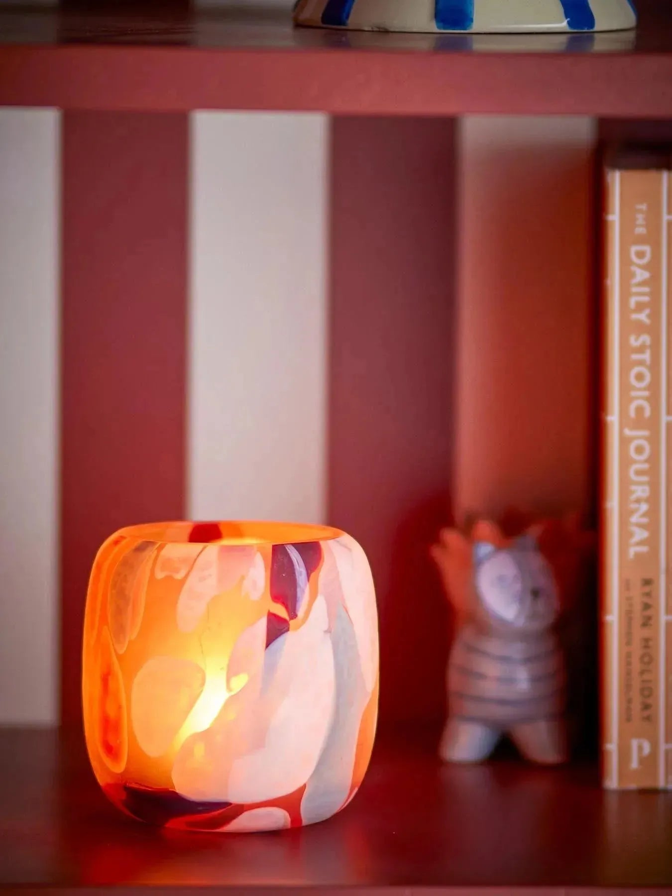 Karan Teelichthalter, Rose, Recyceltes Glas in Rose präsentiert im Onlineshop von KAQTU Design AG. Kerzenständer ist von Bloomingville