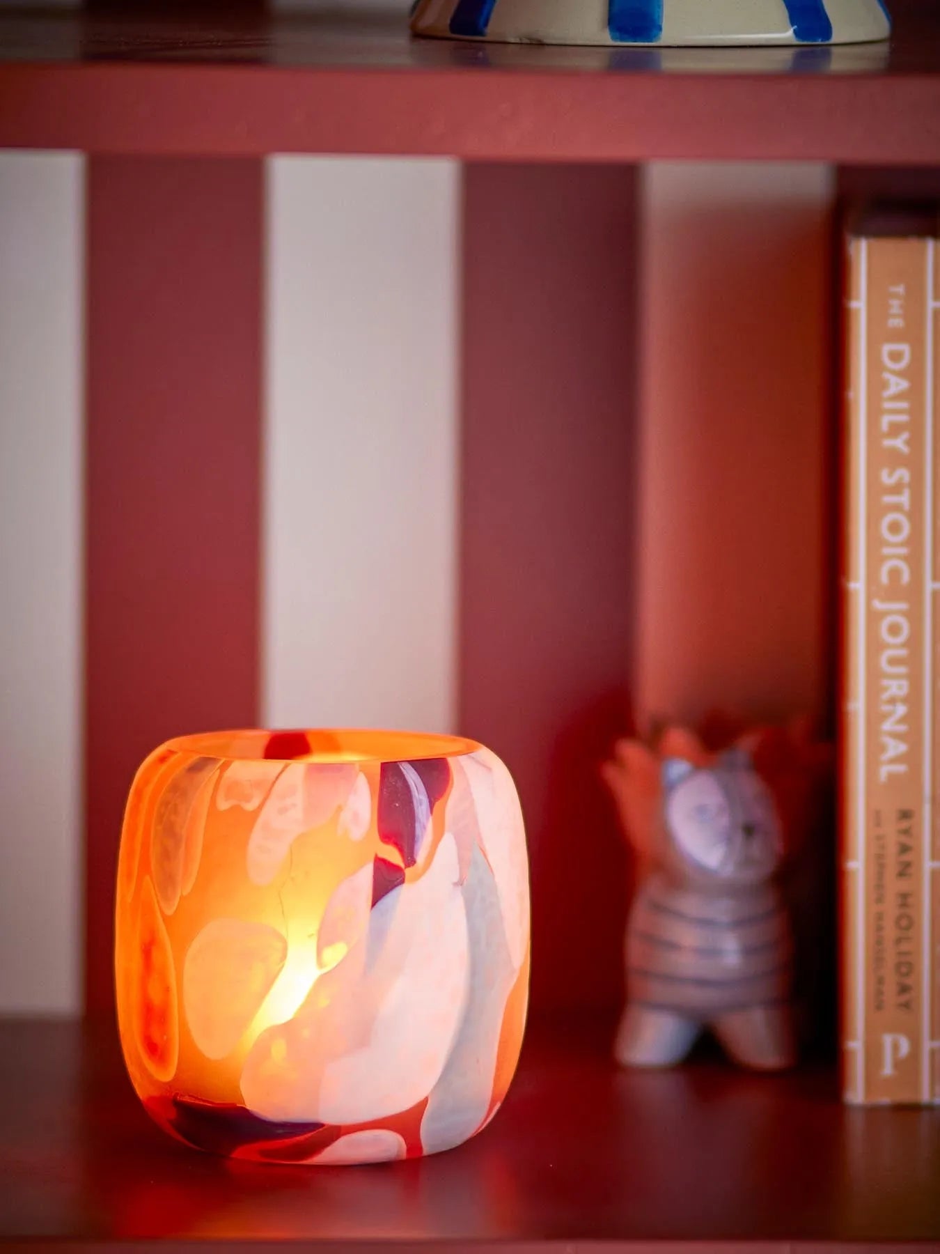 Karan Teelichthalter, Rose, Recyceltes Glas in Rose präsentiert im Onlineshop von KAQTU Design AG. Kerzenständer ist von Bloomingville