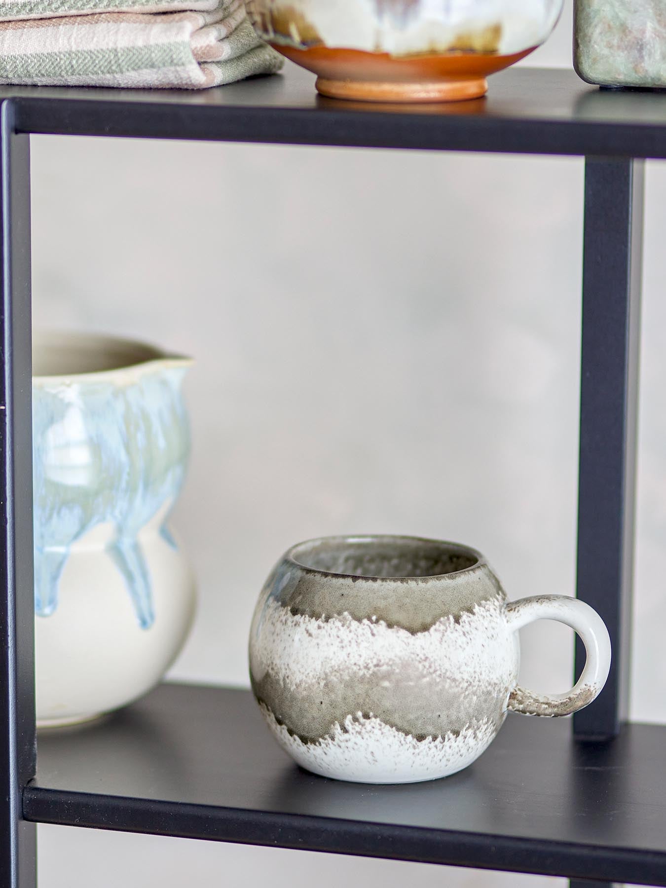 Paula Becher, Grau, Steingut in Grau präsentiert im Onlineshop von KAQTU Design AG. Tasse ist von Bloomingville