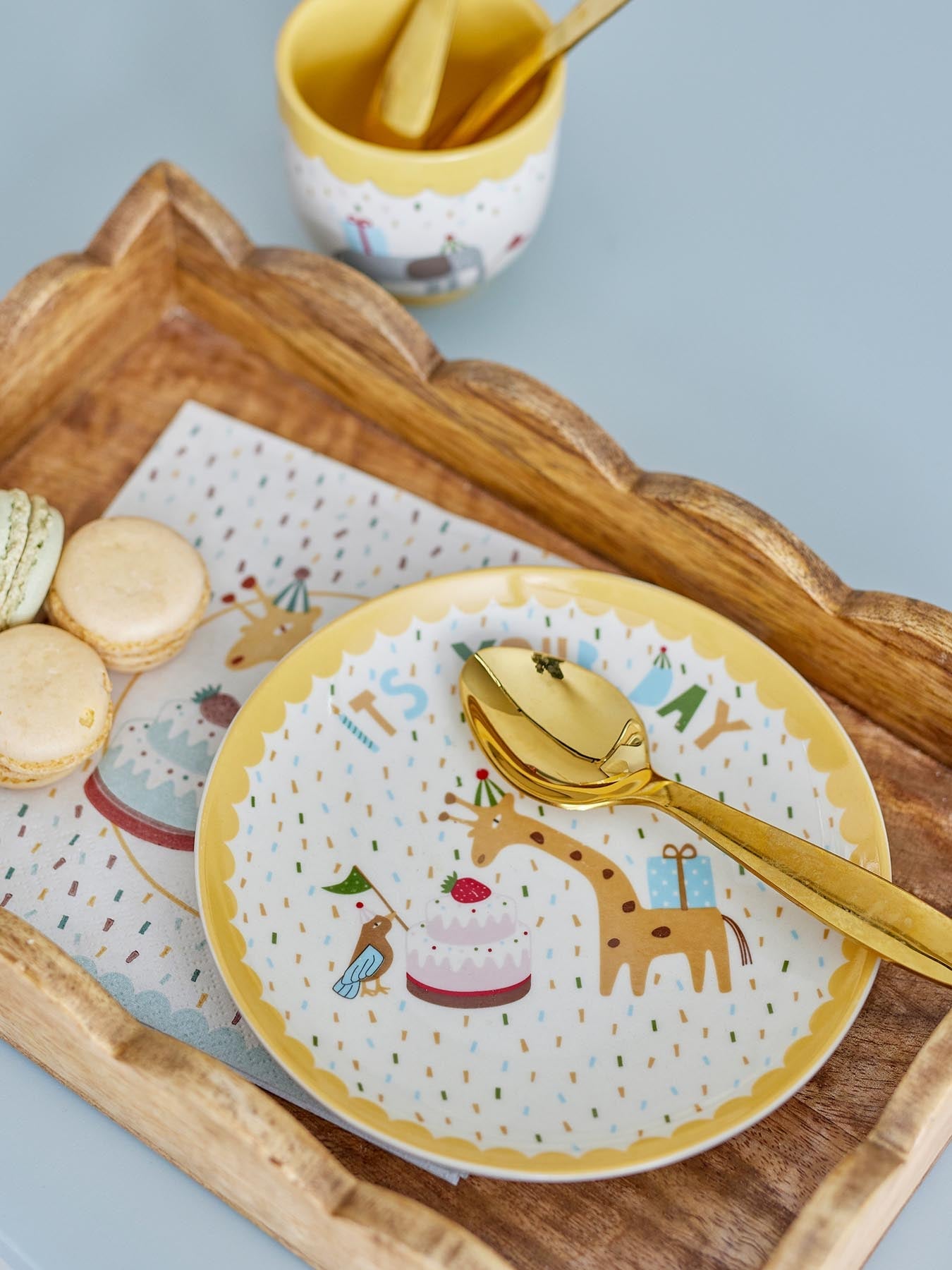 Celebrate Teller, Gelb, Steingut in Gelb präsentiert im Onlineshop von KAQTU Design AG. Teller ist von Bloomingville Mini