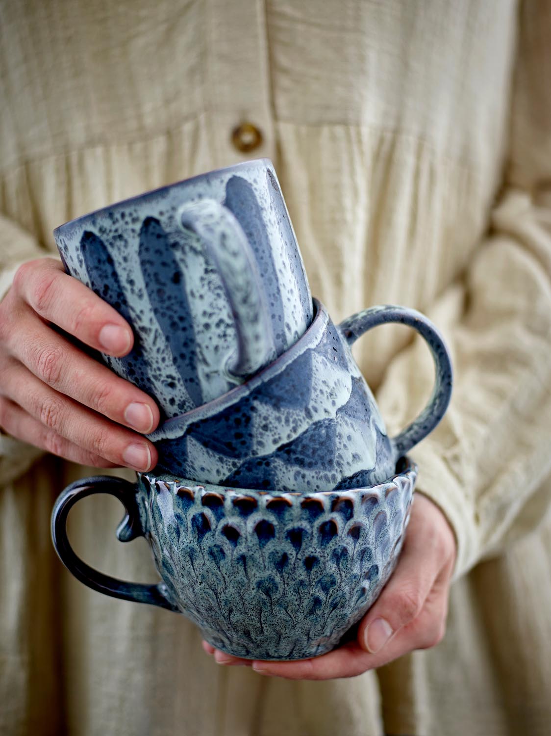 Katrina Tasse, Grau, Steingut in Grey präsentiert im Onlineshop von KAQTU Design AG. Tasse ist von Creative Collection