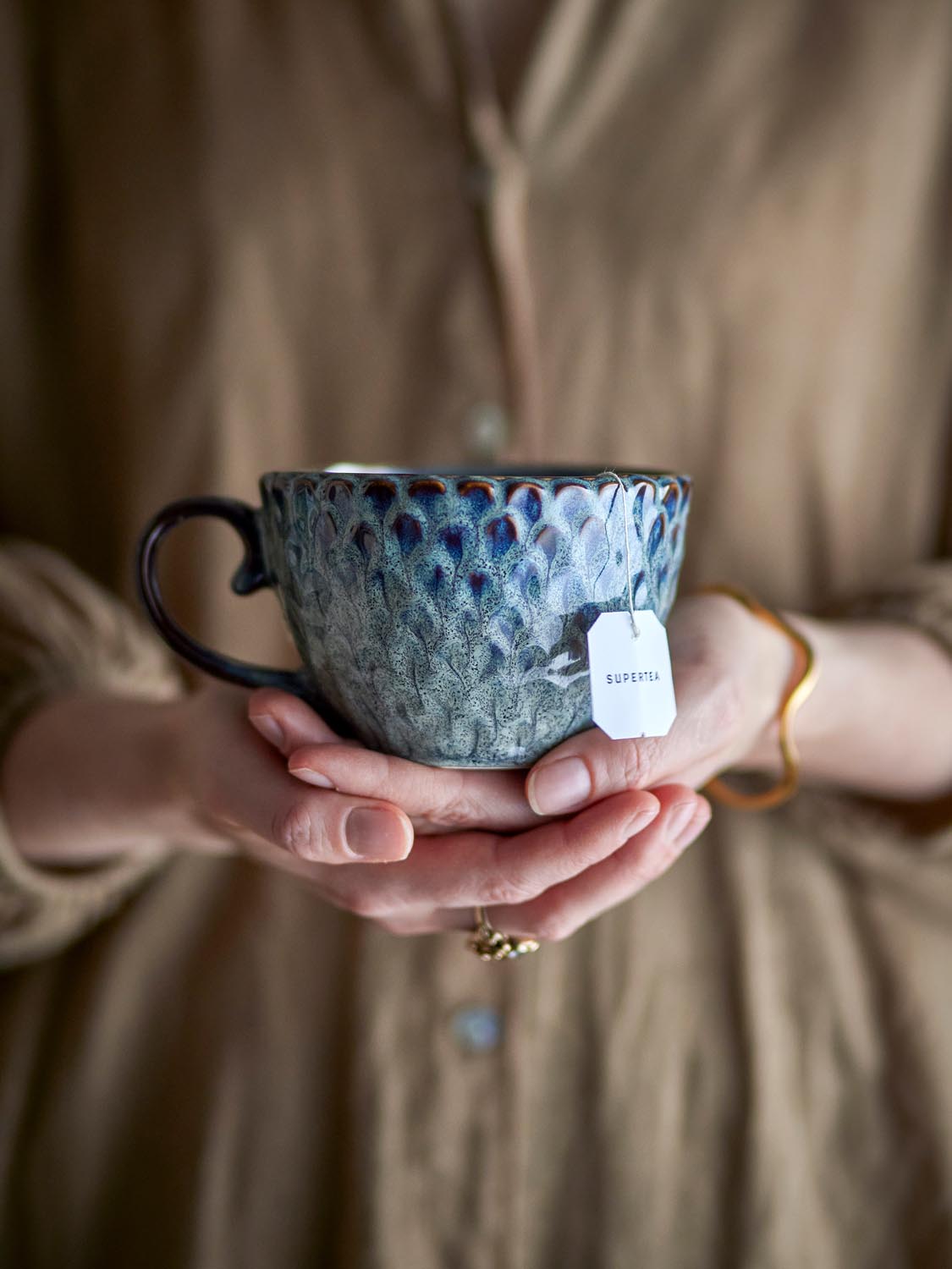 Katrina Tasse, Grau, Steingut in Grey präsentiert im Onlineshop von KAQTU Design AG. Tasse ist von Creative Collection