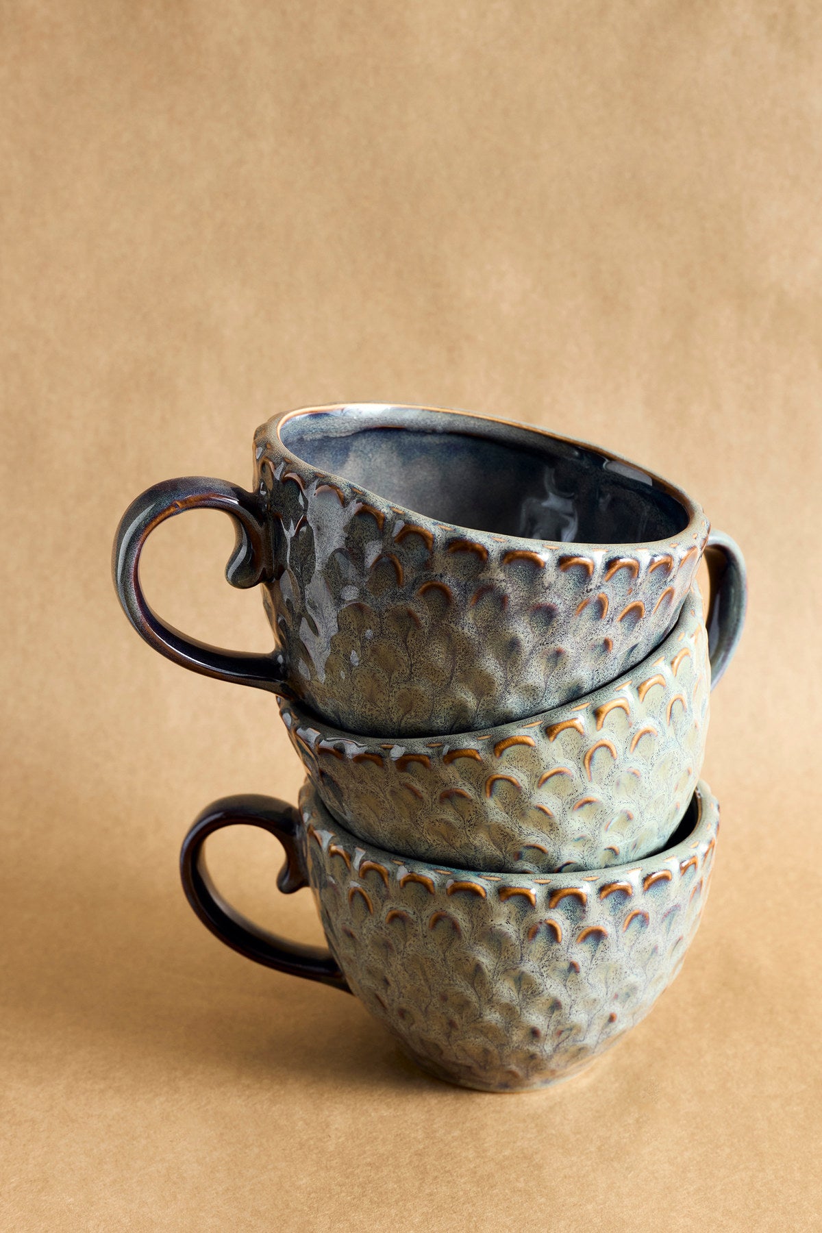 Katrina Tasse, Grau, Steingut in Grey präsentiert im Onlineshop von KAQTU Design AG. Tasse ist von Creative Collection