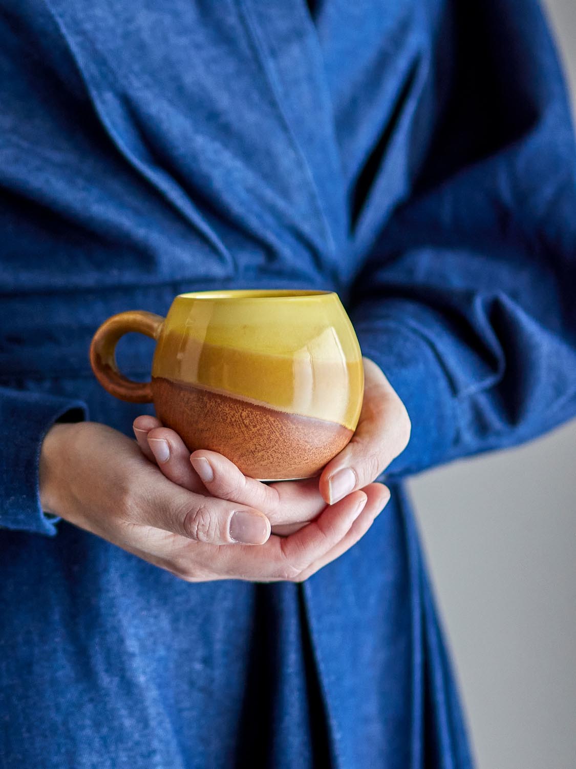 Paula Tasse, Gelb, Steingut in Yellow präsentiert im Onlineshop von KAQTU Design AG. Tasse ist von Bloomingville