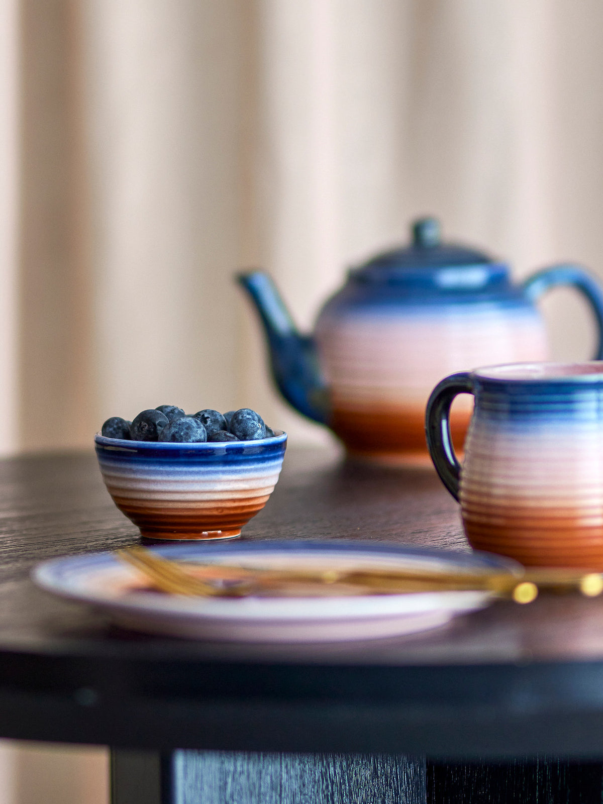 Tatum Schale, Bunt, Steingut in Multi präsentiert im Onlineshop von KAQTU Design AG. Schale ist von Bloomingville