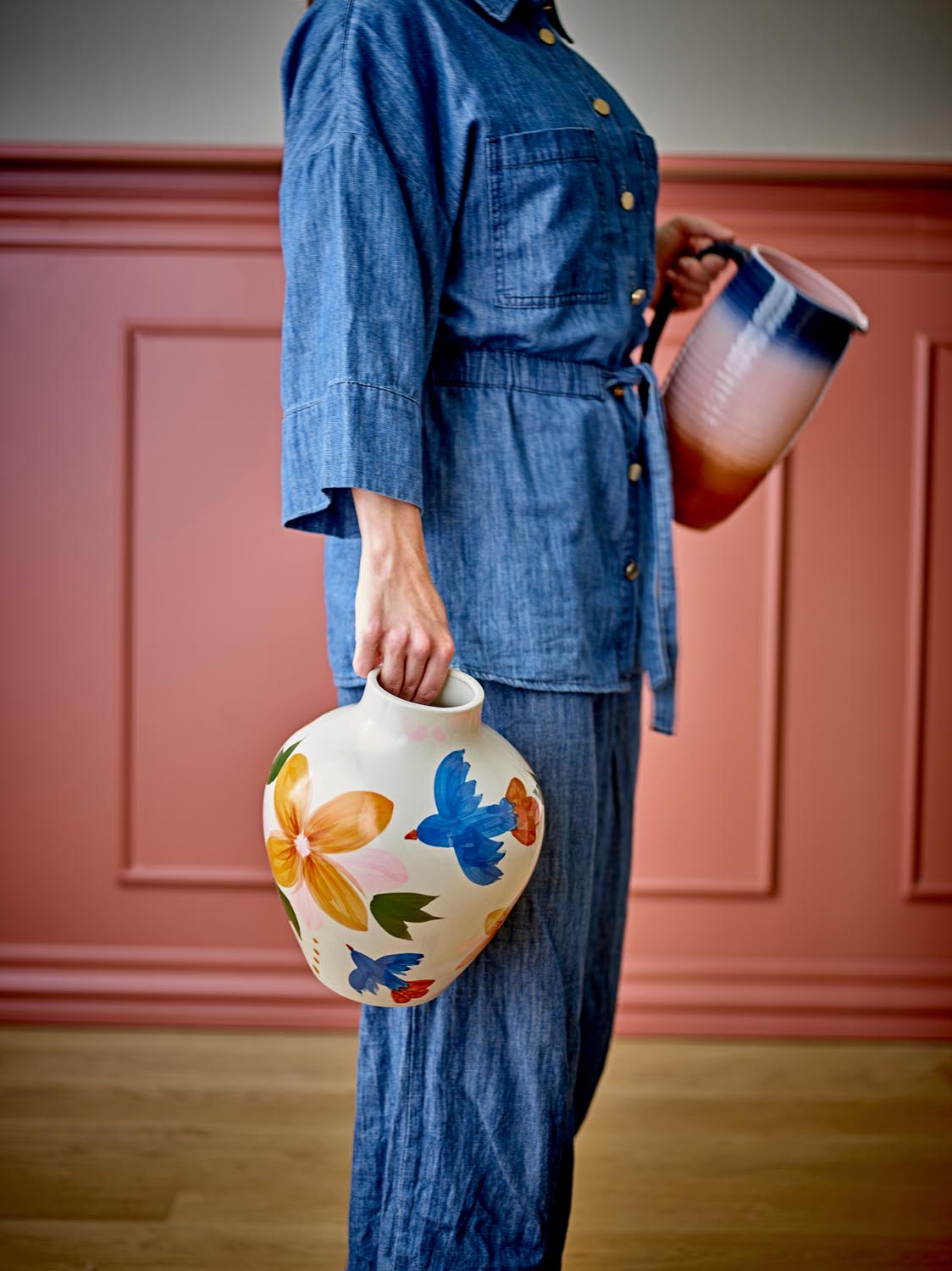 Tatum Krug, Bunt, Steingut in Multi präsentiert im Onlineshop von KAQTU Design AG. Kanne ist von Bloomingville