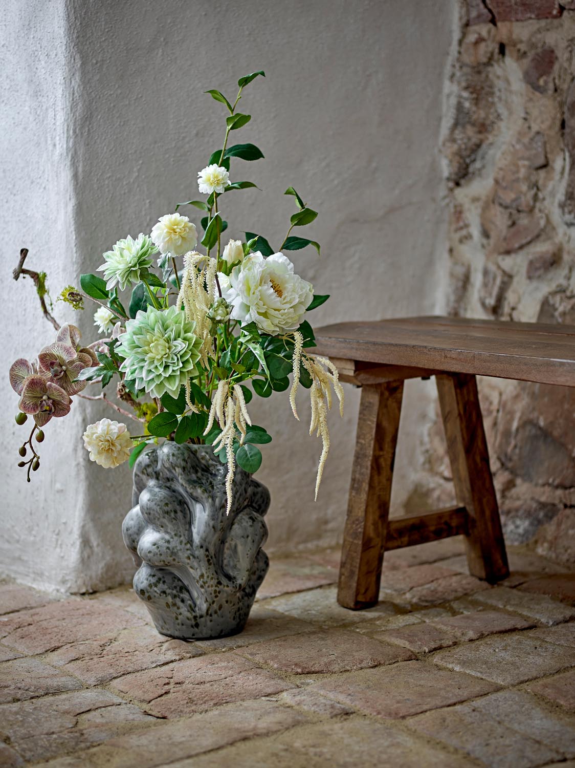 Rise Blumenstrauß, Weiß, Künstliche Blumen in White präsentiert im Onlineshop von KAQTU Design AG. Kunstpflanze ist von Bloomingville