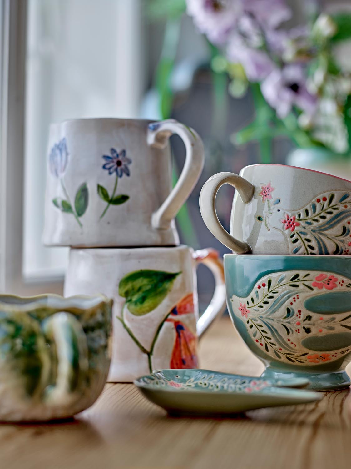 Camilla Becher, Bunt, Steingut in Multi präsentiert im Onlineshop von KAQTU Design AG. Tasse ist von Creative Collection