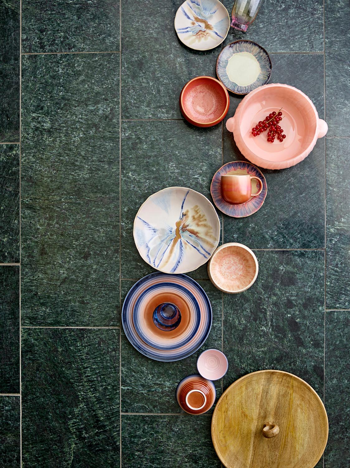 Lalie Schale, Rose, Glas in Rose präsentiert im Onlineshop von KAQTU Design AG. Schale ist von Bloomingville