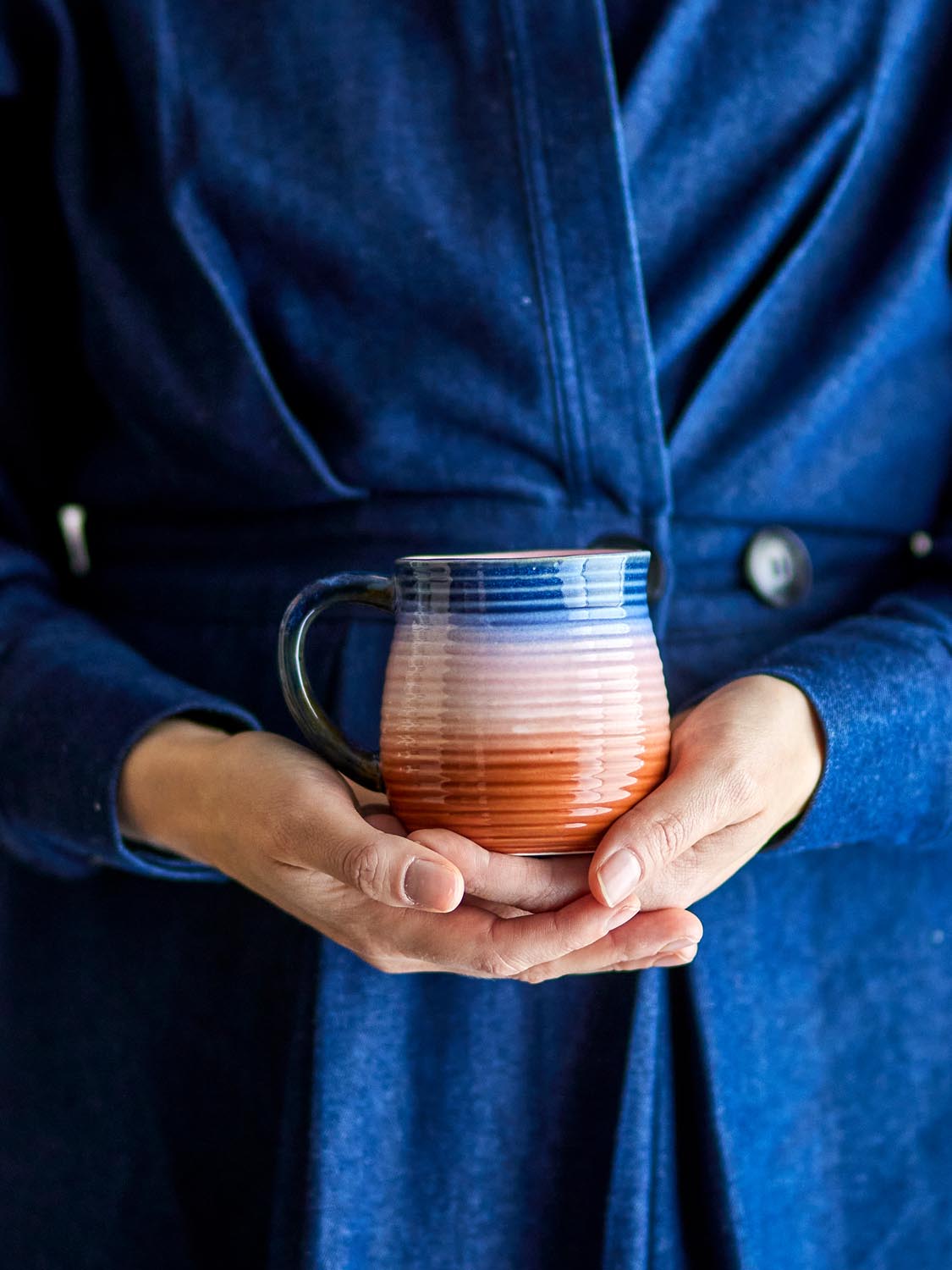 Tatum Tasse, Bunt, Steingut in Multi präsentiert im Onlineshop von KAQTU Design AG. Tasse ist von Bloomingville