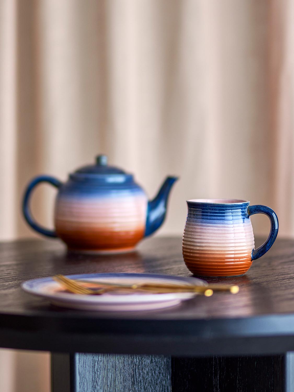 Tatum Tasse, Bunt, Steingut in Multi präsentiert im Onlineshop von KAQTU Design AG. Tasse ist von Bloomingville