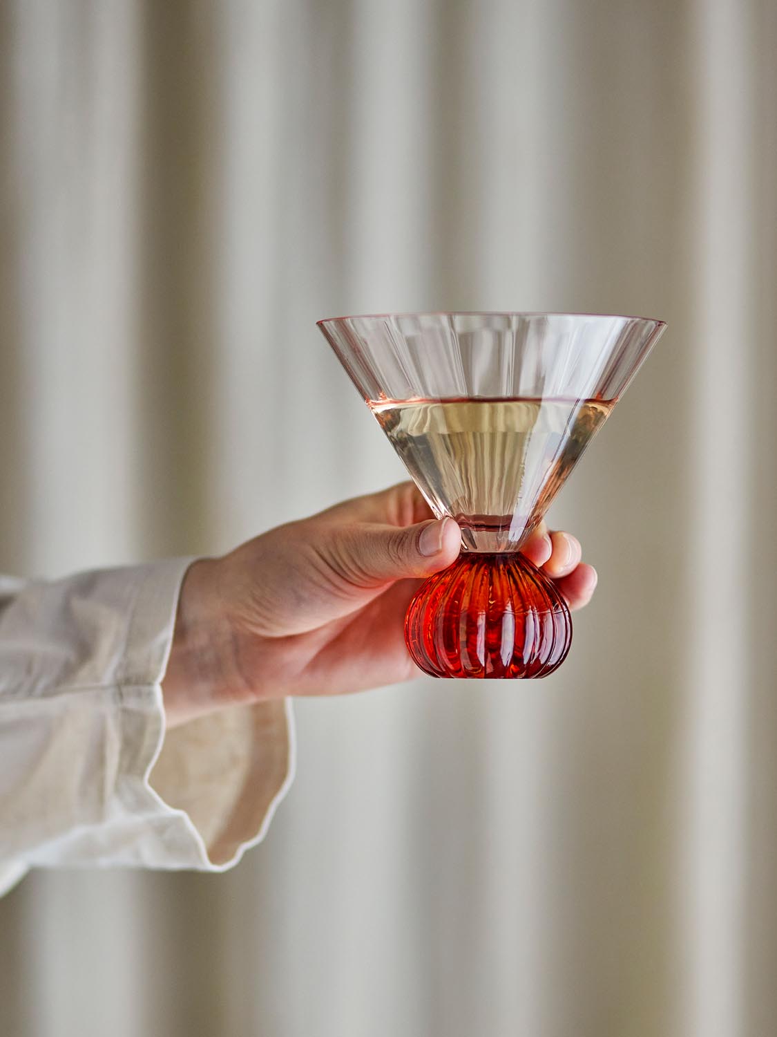 Taurin Cocktailglas, Rose, Glas in Rose präsentiert im Onlineshop von KAQTU Design AG. Glas ist von Bloomingville