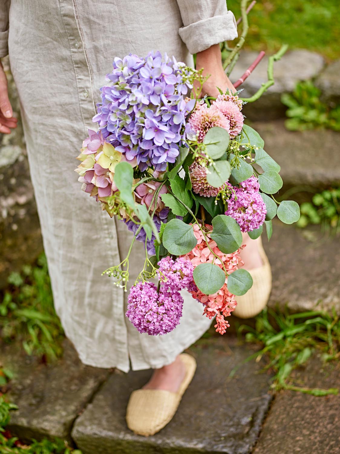 Edge Blumenstrauß, Violett, Künstliche Blumen in Purple präsentiert im Onlineshop von KAQTU Design AG. Kunstpflanze ist von Bloomingville