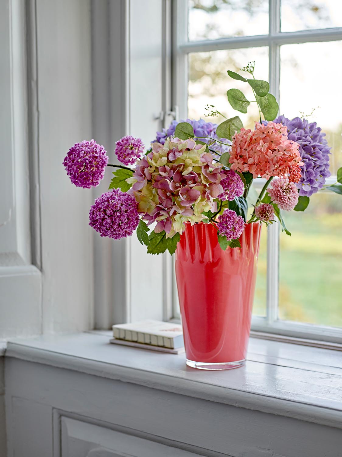 Snowball Stiel, Violett, Künstliche Blumen in Purple präsentiert im Onlineshop von KAQTU Design AG. Kunstpflanze ist von Bloomingville