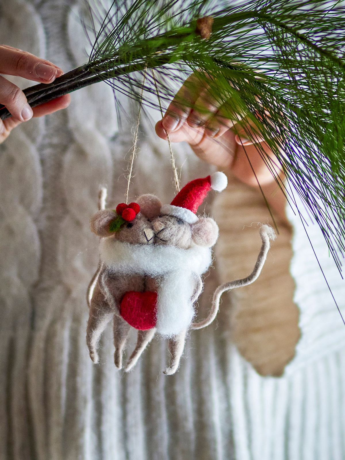 Peo Ornament, Grau, Wolle in Grey präsentiert im Onlineshop von KAQTU Design AG. Ornament ist von Bloomingville