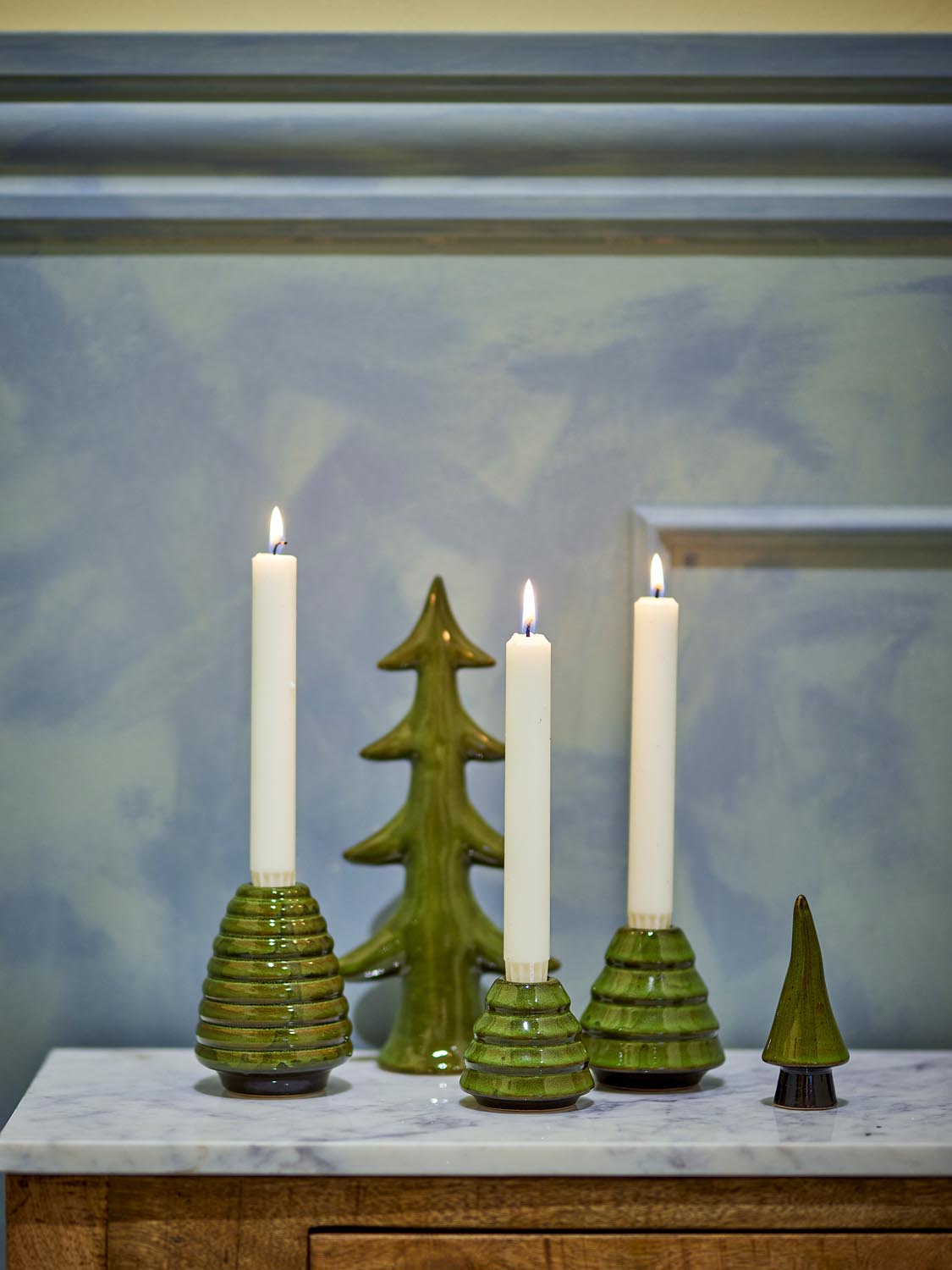 Woods Kerzenhalter, Grün, Steingut in Green präsentiert im Onlineshop von KAQTU Design AG. Kerzenständer ist von Bloomingville