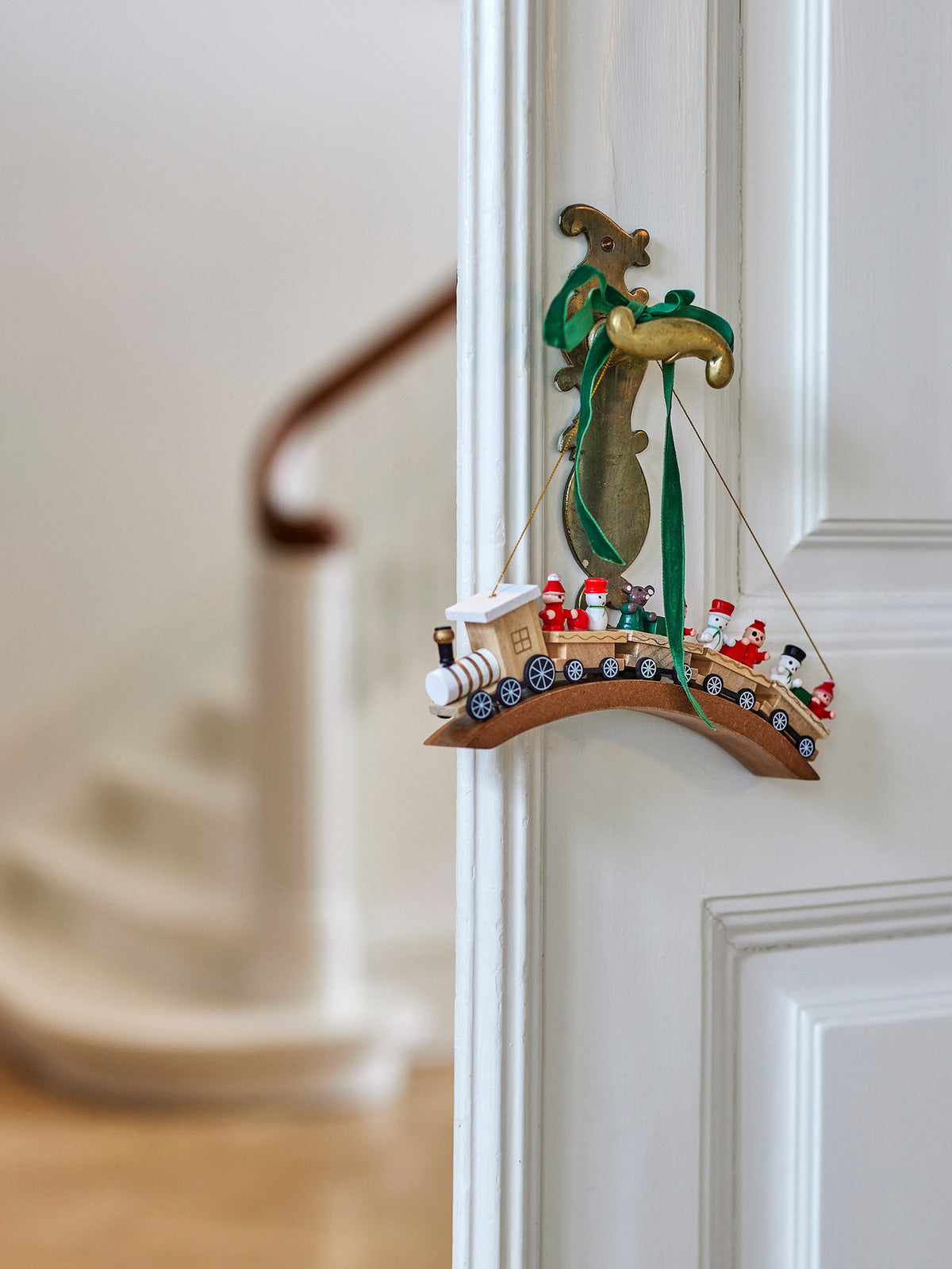 Bertie Ornament, Rot, Birk in Red präsentiert im Onlineshop von KAQTU Design AG. Ornament ist von Bloomingville