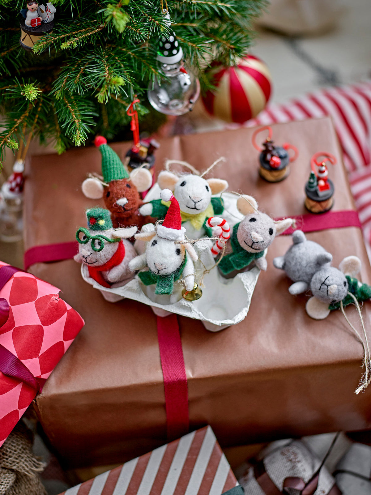 Peo Ornament, Grün, Wolle in Green präsentiert im Onlineshop von KAQTU Design AG. Ornament ist von Bloomingville