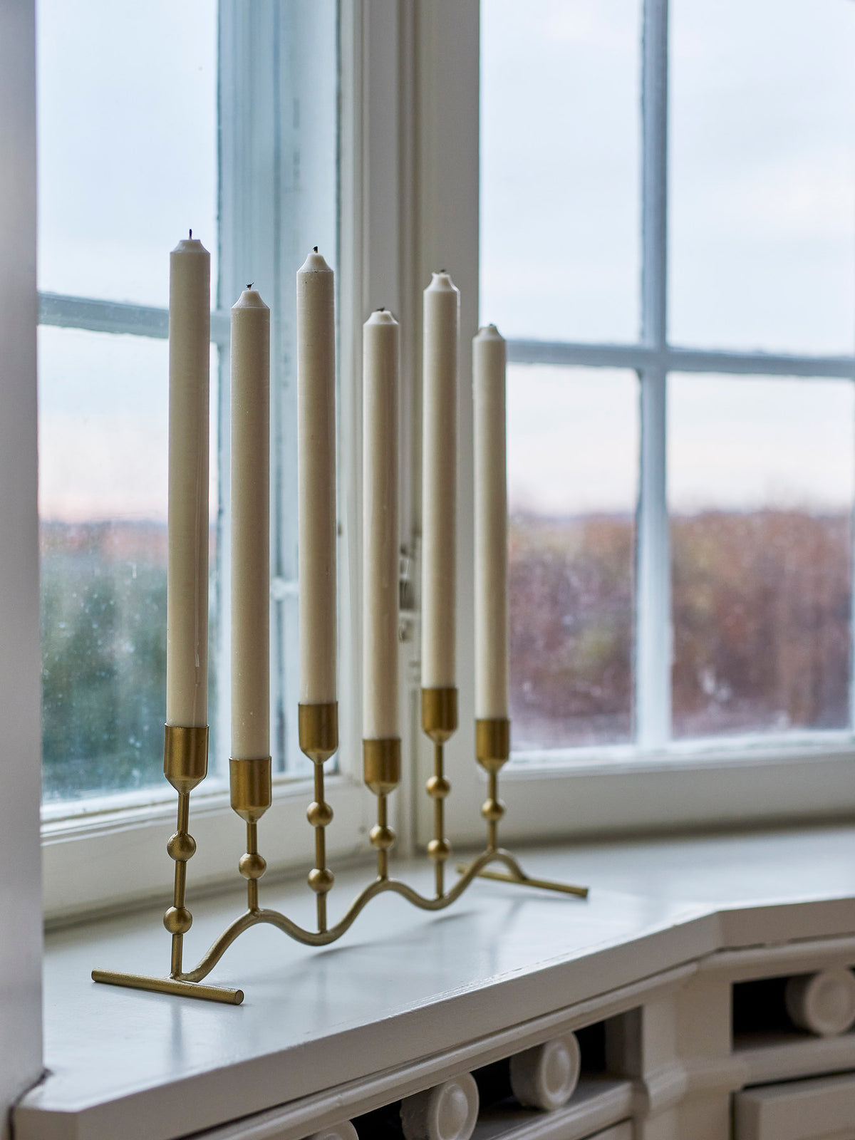 Kiri Kerzenhalter, Brass, Metall in Brass präsentiert im Onlineshop von KAQTU Design AG. Kerzenständer ist von Bloomingville