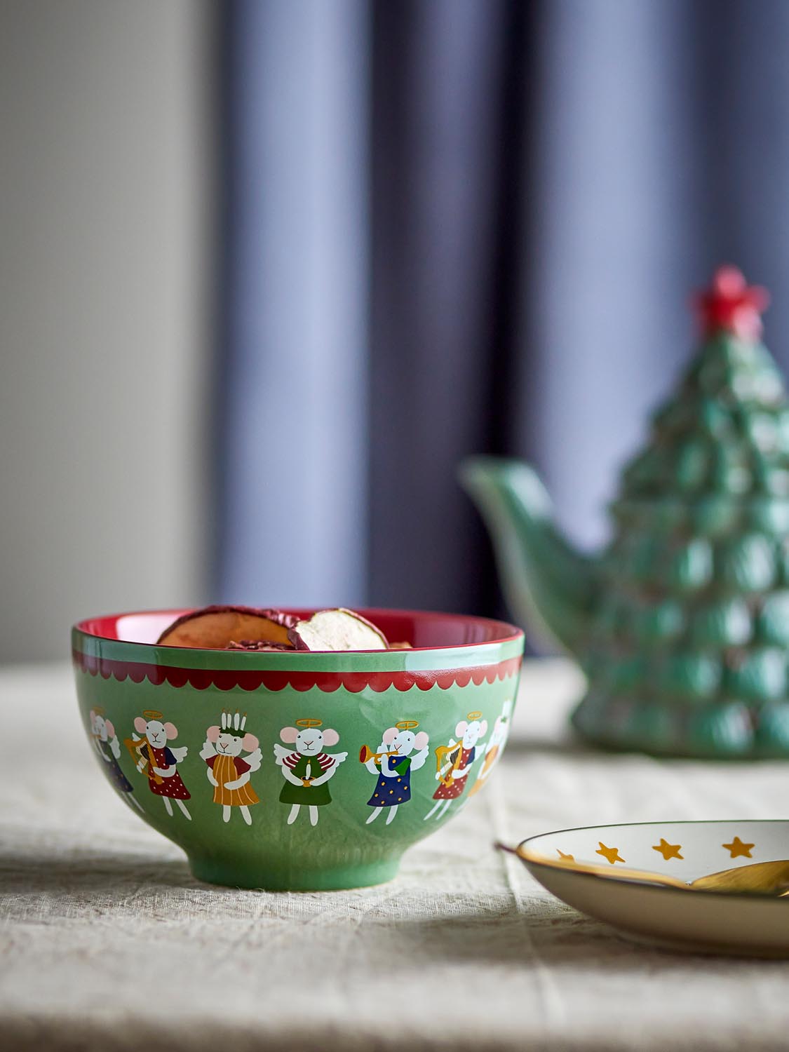 Peo Schale, Grün, Steingut in Green präsentiert im Onlineshop von KAQTU Design AG. Schale ist von Bloomingville