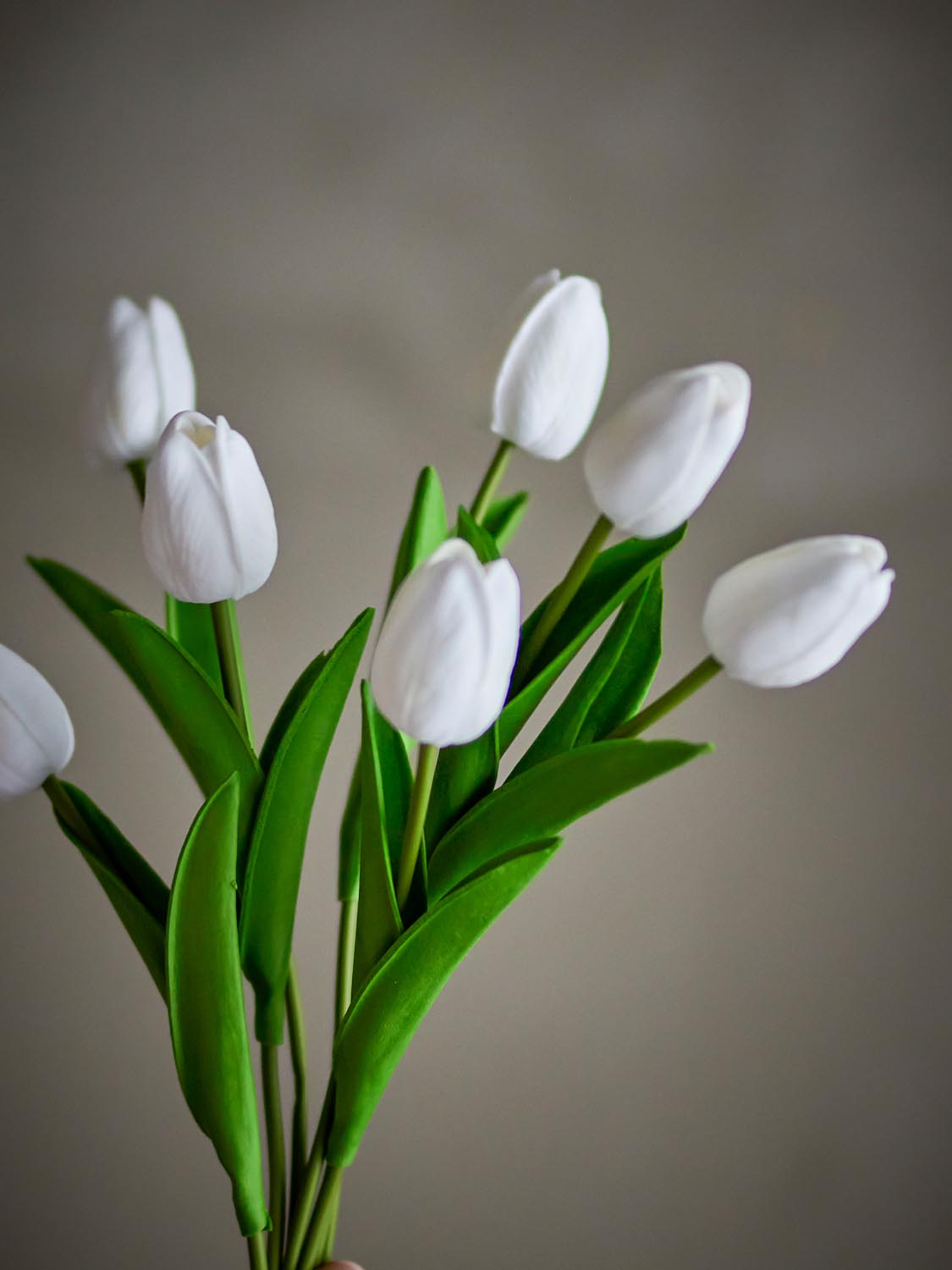 Tulip Blumenstrauß, Weiß, Künstliche Blumen in White präsentiert im Onlineshop von KAQTU Design AG. Kunstpflanze ist von Bloomingville