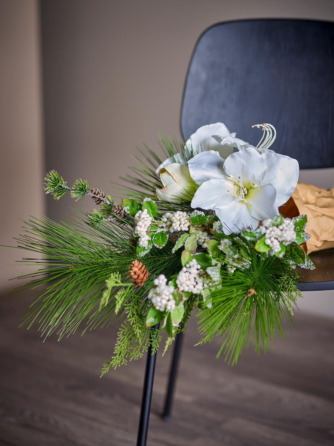 Kristin Blumenstrauß, Weiß, Künstliche Blumen in White präsentiert im Onlineshop von KAQTU Design AG. Kunstpflanze ist von Bloomingville