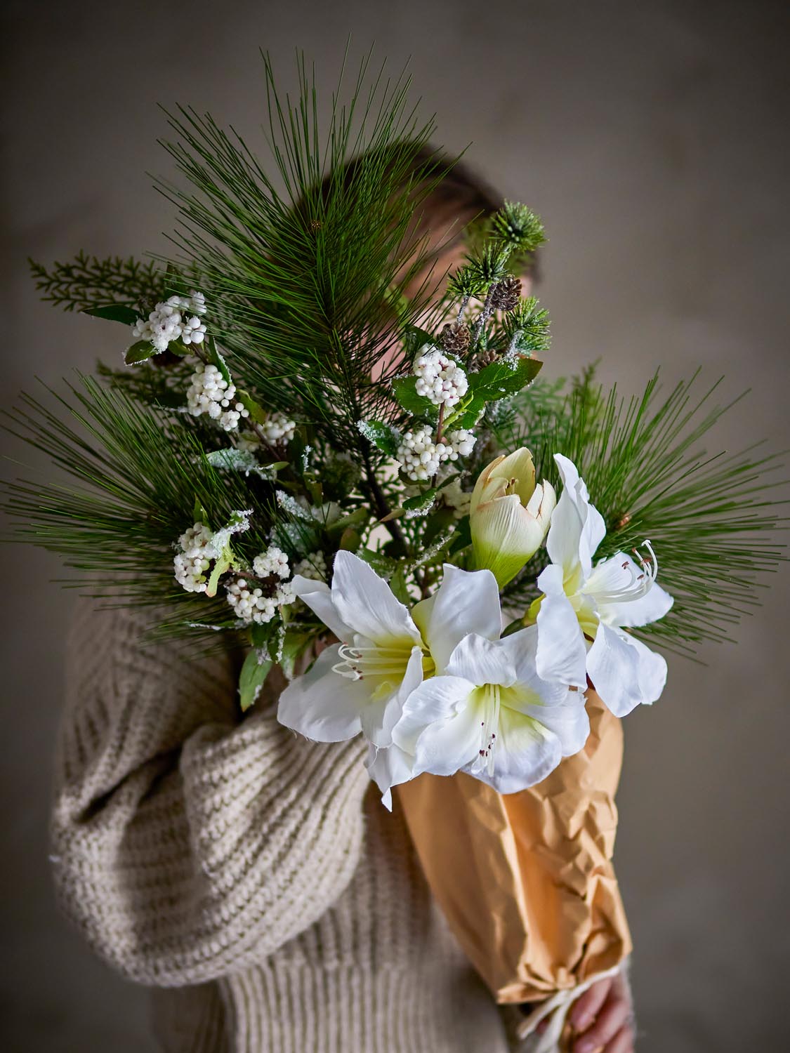 Kristin Blumenstrauß, Weiß, Künstliche Blumen in White präsentiert im Onlineshop von KAQTU Design AG. Kunstpflanze ist von Bloomingville