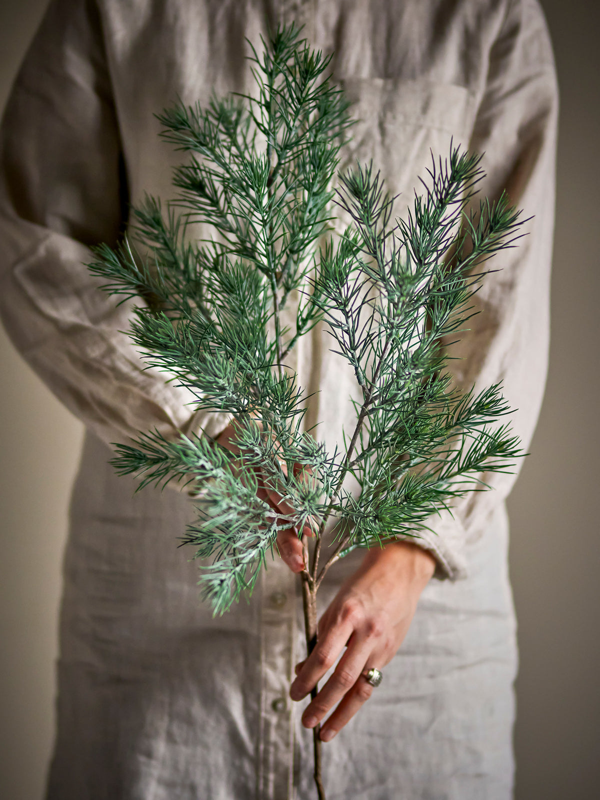 Pine Stiel, Grün, Künstliche Blumen in Green präsentiert im Onlineshop von KAQTU Design AG. Kunstpflanze ist von Bloomingville