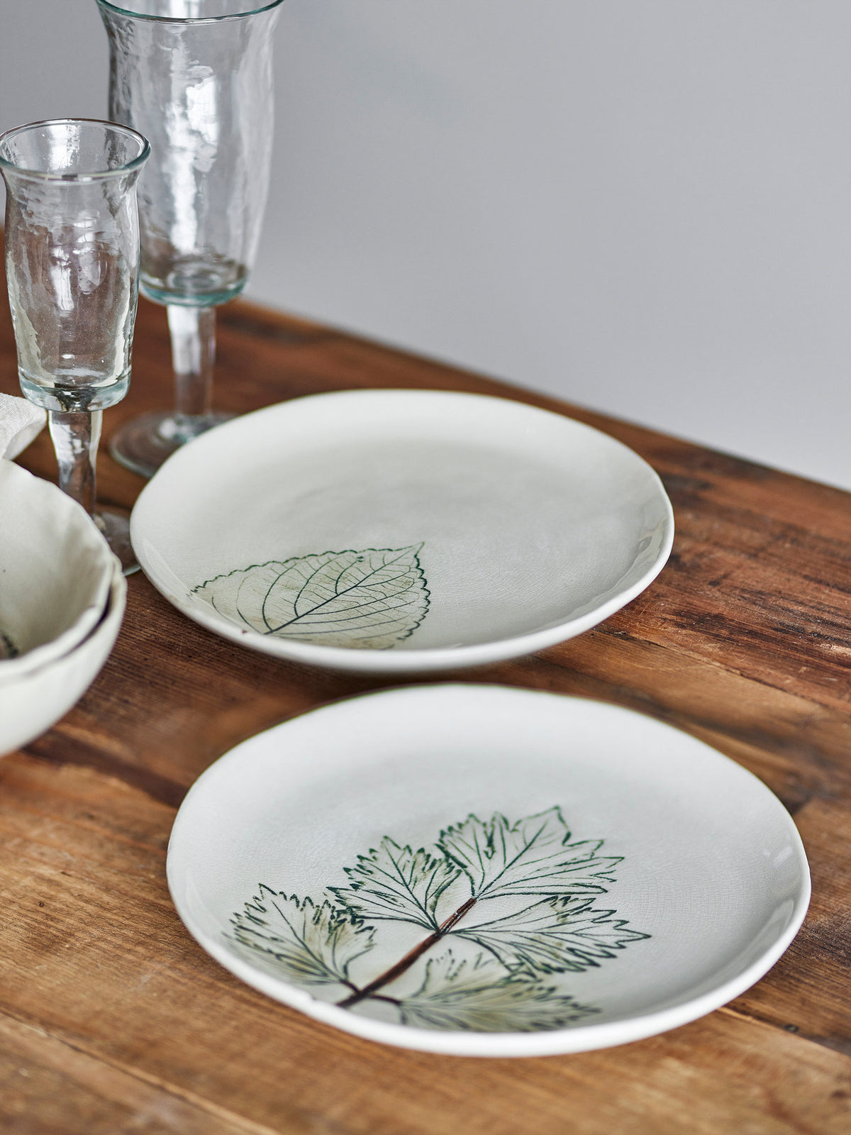 Aubrin Teller, Natur, Steingut in Nature präsentiert im Onlineshop von KAQTU Design AG. Teller ist von Creative Collection