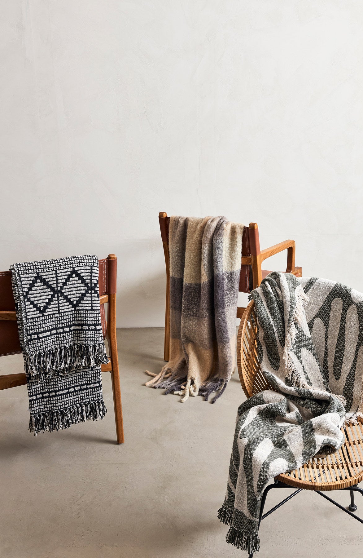 Hamisha Decke, Bunt, Polyester OEKO-TEX® in Multi präsentiert im Onlineshop von KAQTU Design AG. Wolldecke ist von Creative Collection