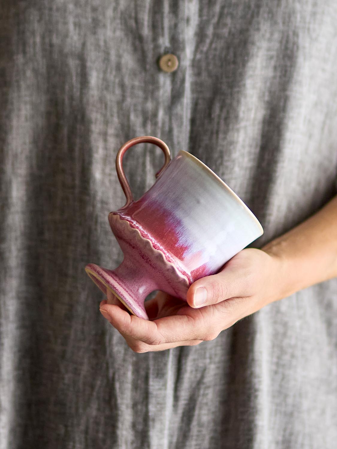 Odile Becher, Rose, Steingut in Rose präsentiert im Onlineshop von KAQTU Design AG. Tasse ist von Creative Collection