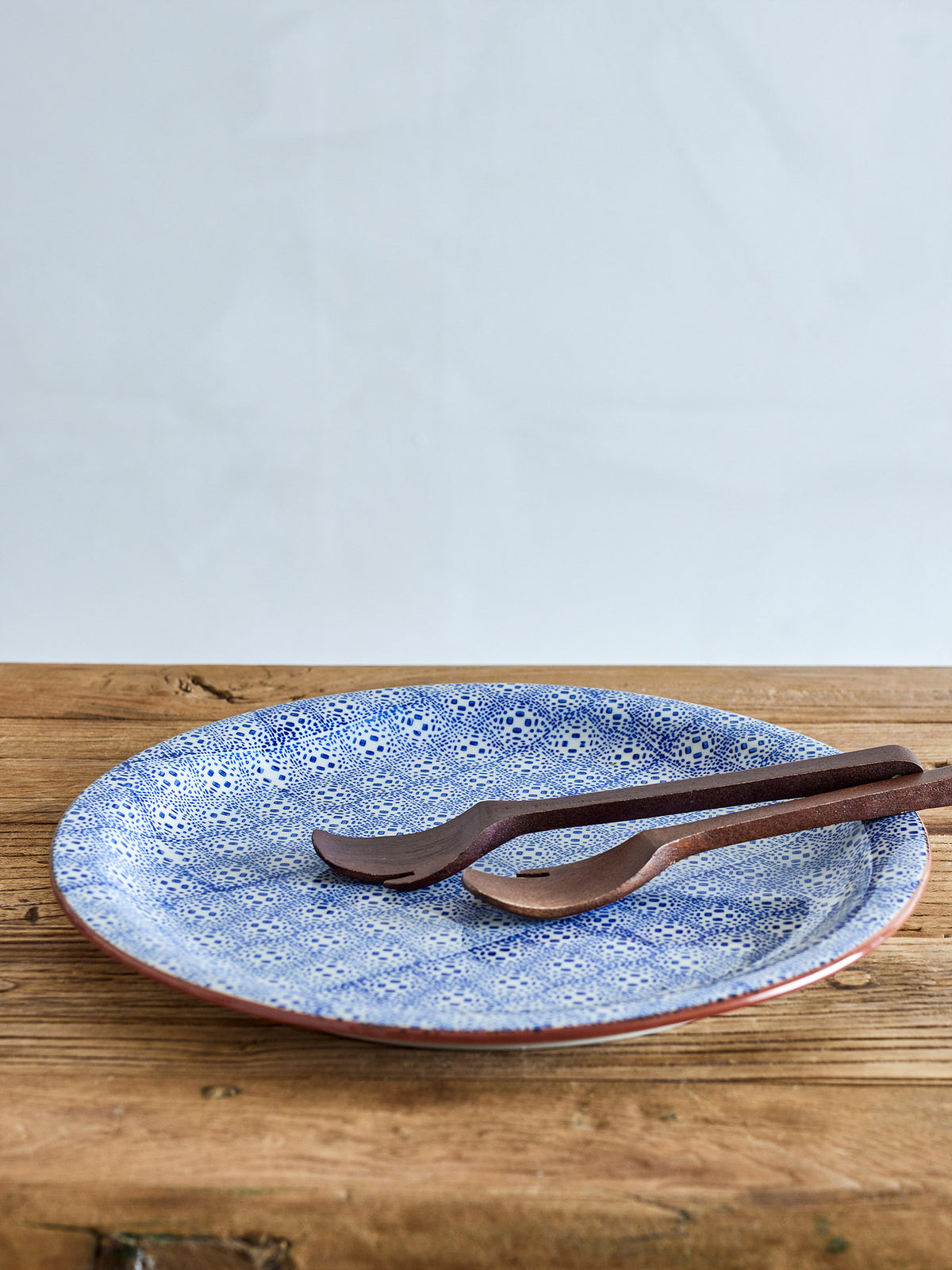 Karine Servierplatte, Blau, Steingut in Blue präsentiert im Onlineshop von KAQTU Design AG. Servierplatten ist von Bloomingville