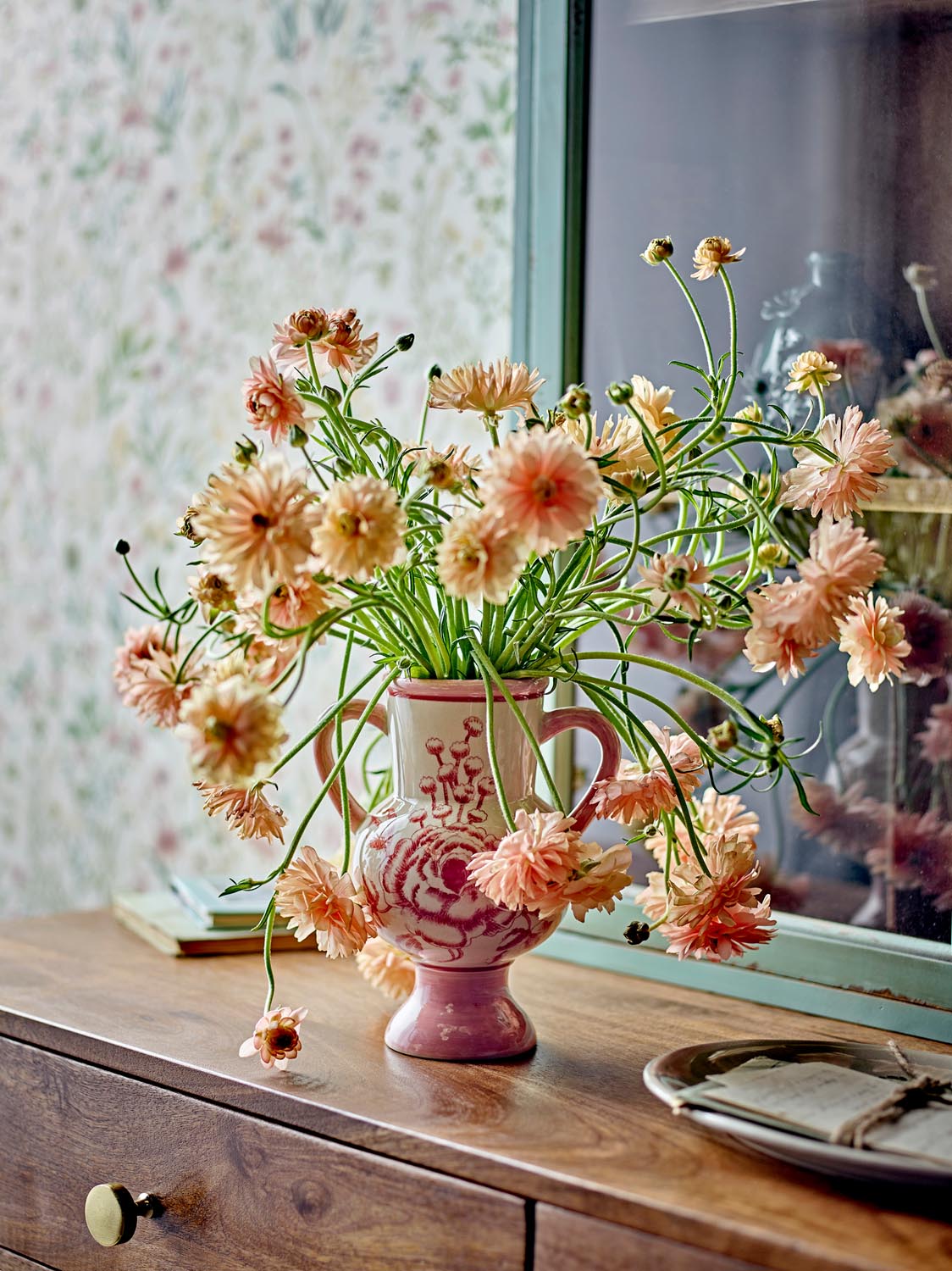Alea Vase, Rose, Steingut in Rose präsentiert im Onlineshop von KAQTU Design AG. Vase ist von Creative Collection