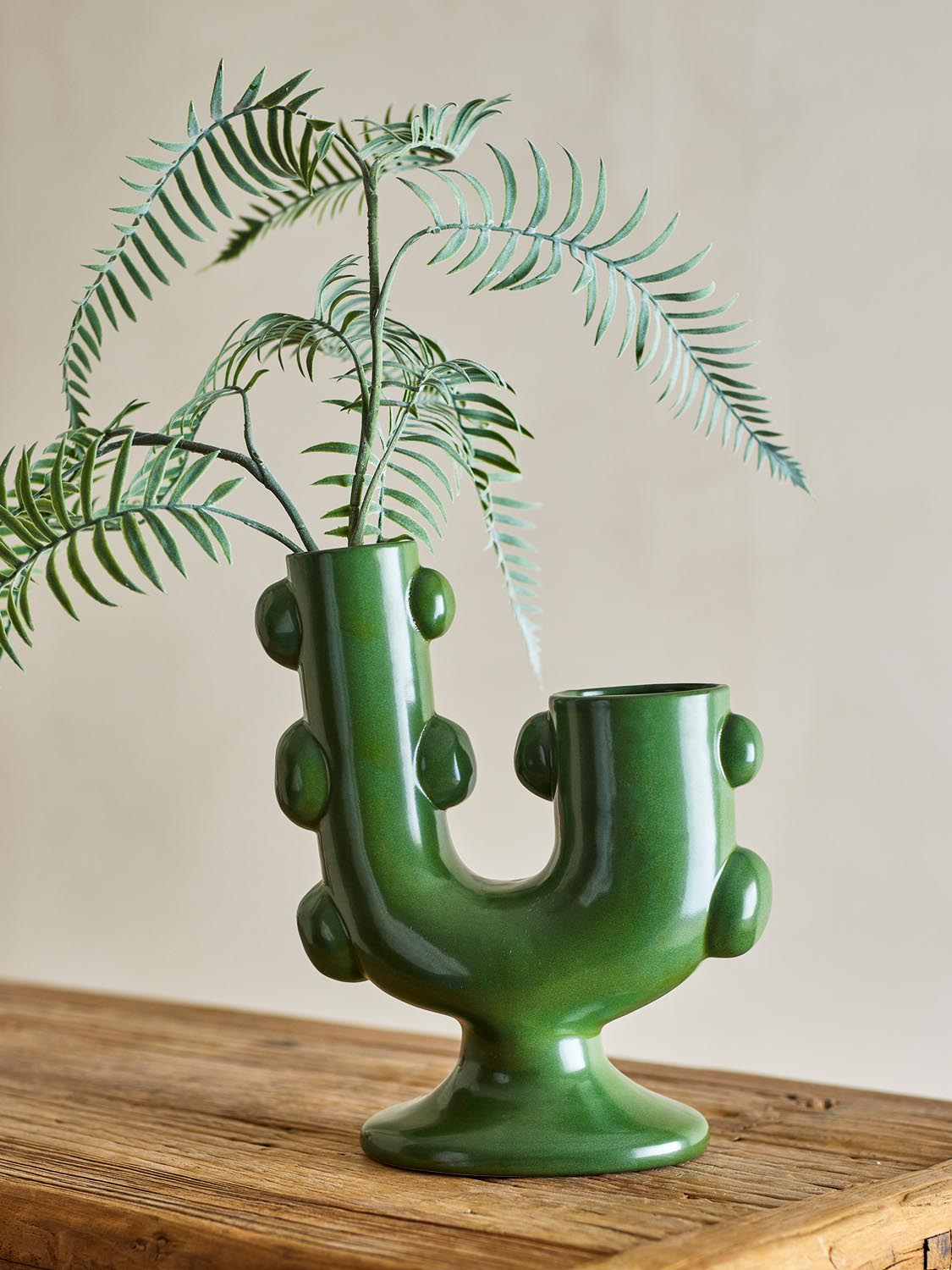 Tanu Vase, Grün, Steingut in Green präsentiert im Onlineshop von KAQTU Design AG. Vase ist von Bloomingville