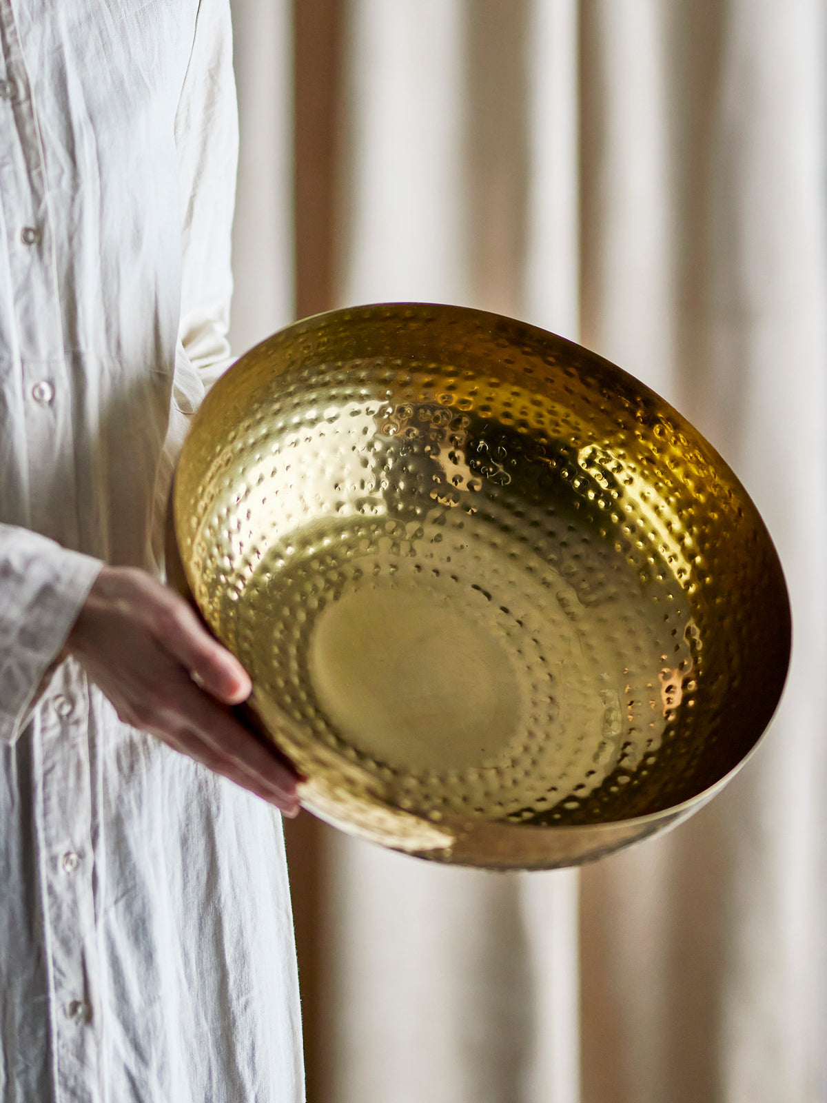 Mettemarie Schale, Gold, Metall in Gold präsentiert im Onlineshop von KAQTU Design AG. Schale ist von Bloomingville