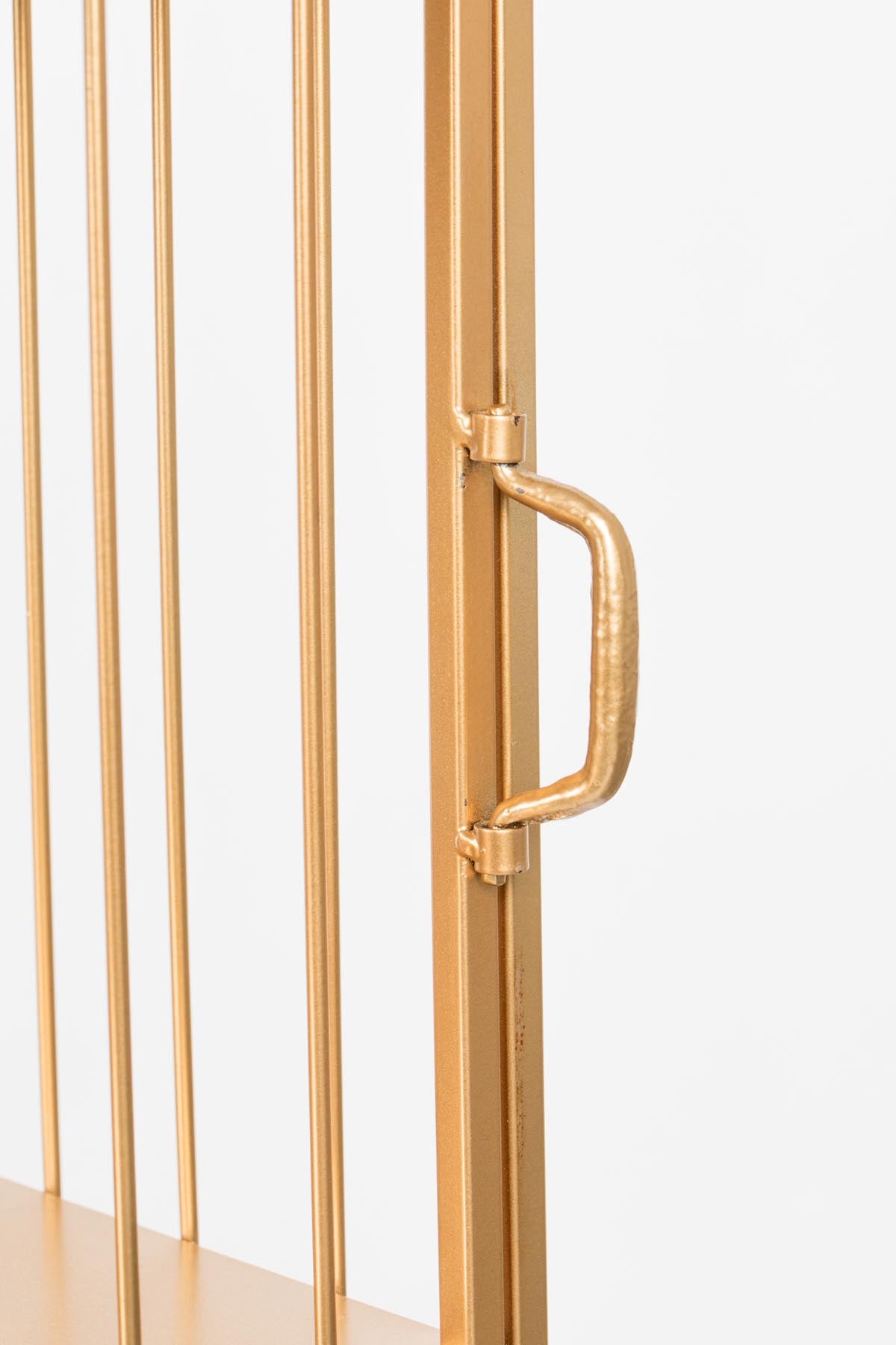 Unlock Me Cabinet in Gold präsentiert im Onlineshop von KAQTU Design AG. Standregal ist von Bold Monkey