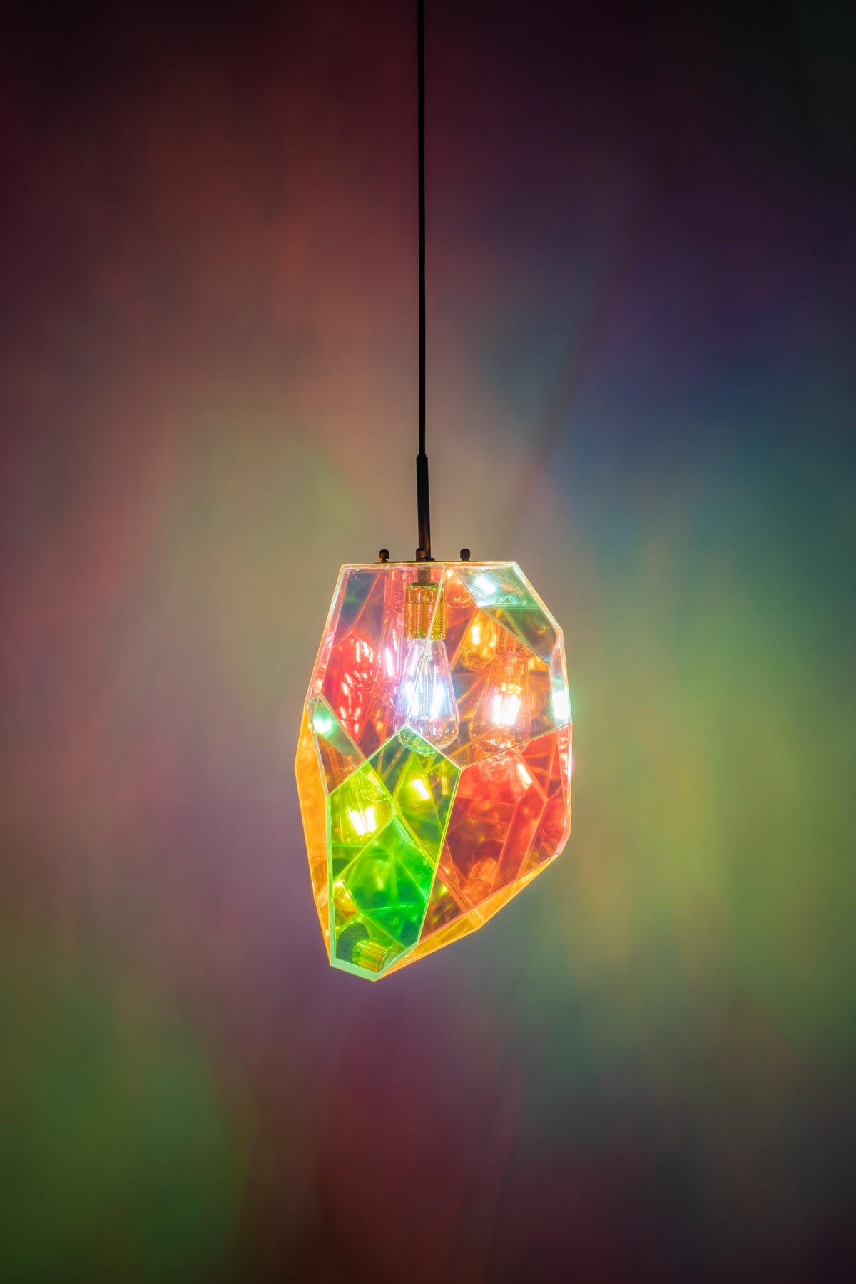 DIAMOND DEAR Pendellampe in Mehrfarbig präsentiert im Onlineshop von KAQTU Design AG. Pendelleuchte ist von Bold Monkey