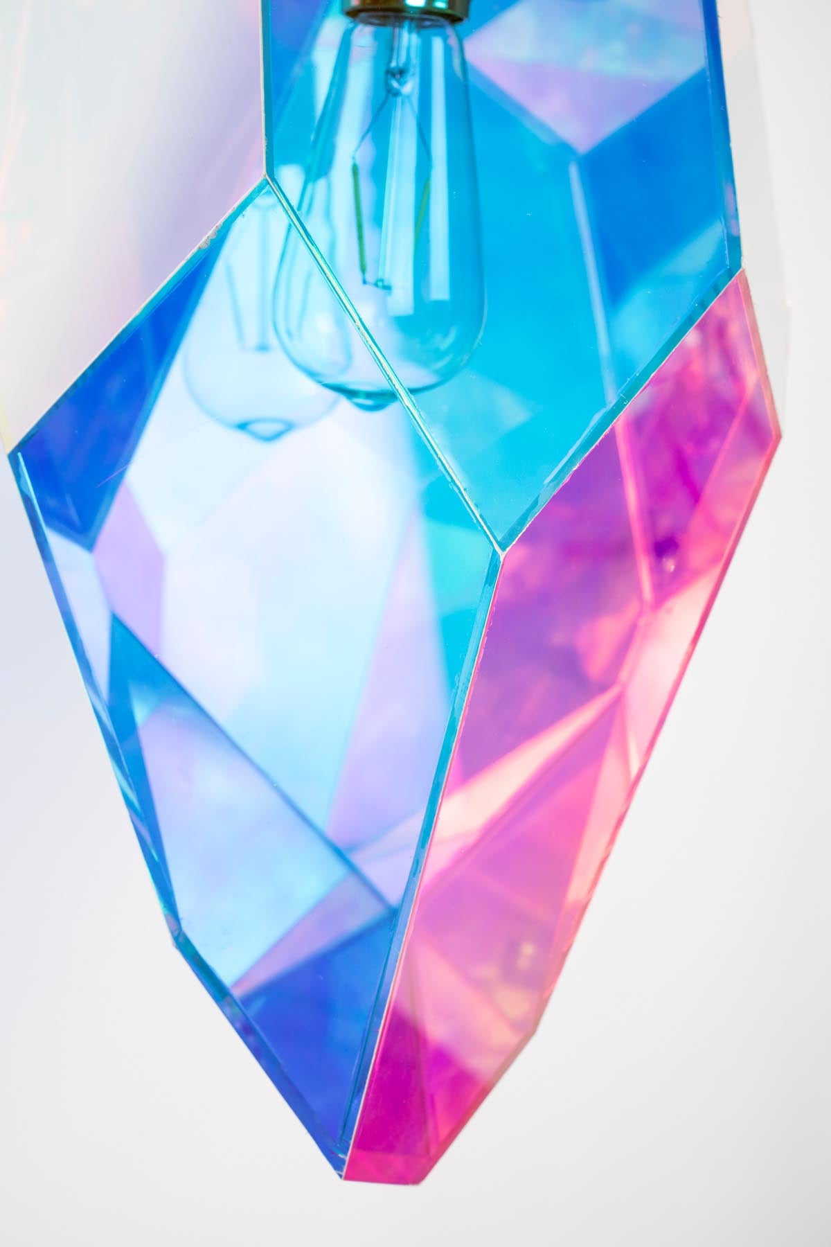 DIAMOND DEAR Pendellampe in Mehrfarbig präsentiert im Onlineshop von KAQTU Design AG. Pendelleuchte ist von Bold Monkey