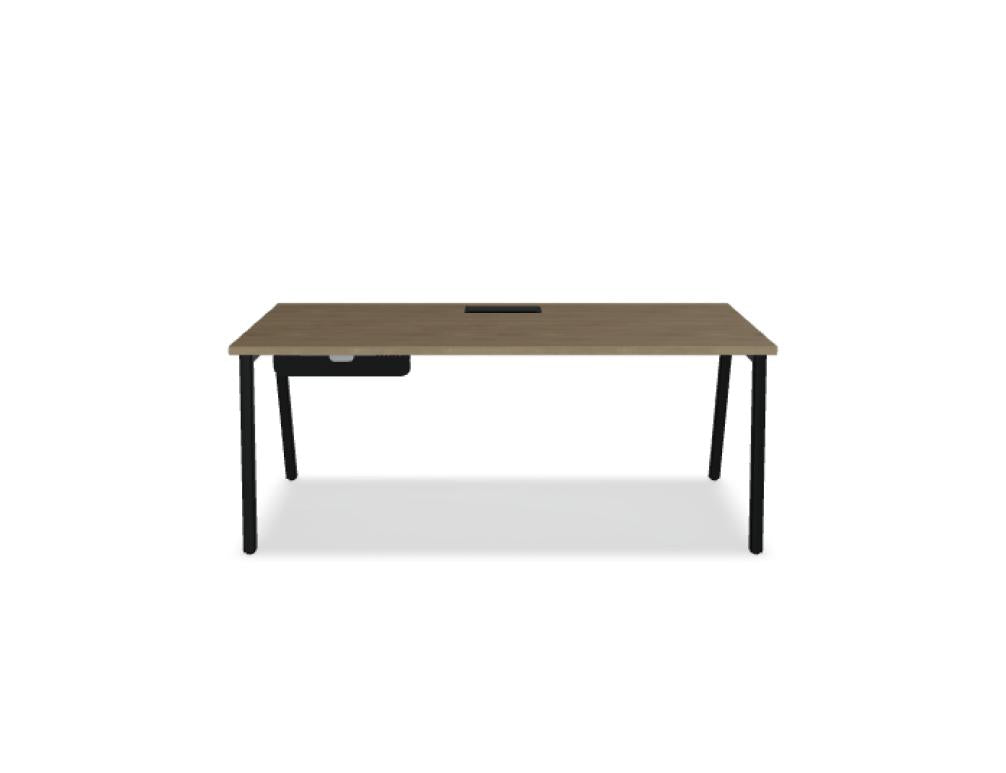 Ogi M BOM05 - Schreibtisch in Honigeiche präsentiert im Onlineshop von KAQTU Design AG. Schreibtisch ist von Mdd