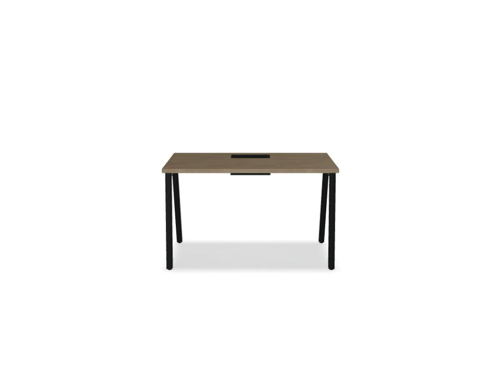 Ogi M BOM12 - Schreibtisch in Honigeiche präsentiert im Onlineshop von KAQTU Design AG. Schreibtisch ist von Mdd