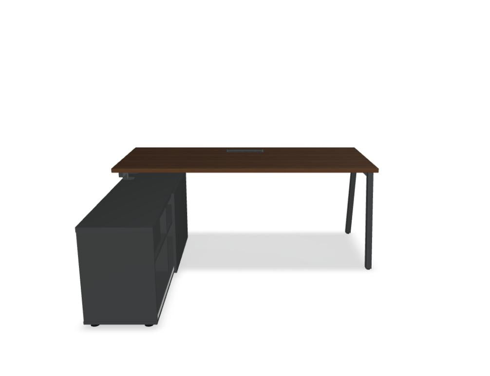 Ogi M BOM21 - Schreibtisch mit Schrank in  präsentiert im Onlineshop von KAQTU Design AG. Schreibtisch ist von Mdd