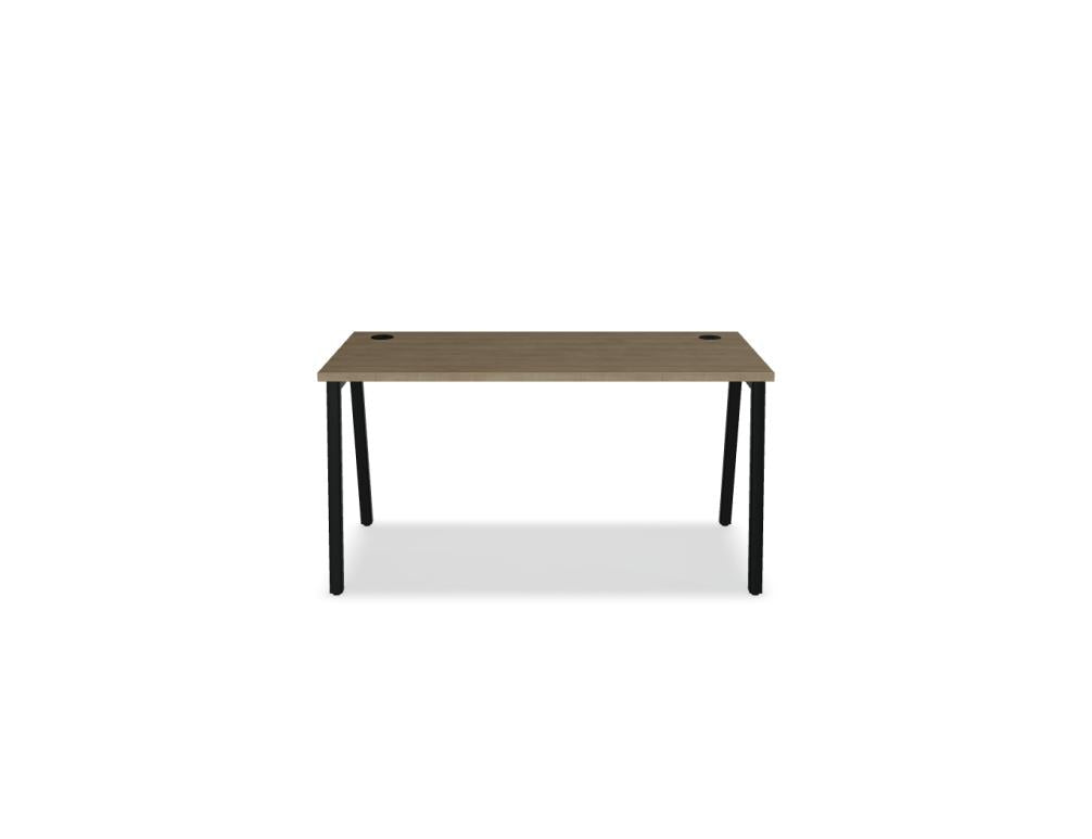 Ogi M BOM24 - Schreibtisch in Honigeiche präsentiert im Onlineshop von KAQTU Design AG. Schreibtisch ist von Mdd