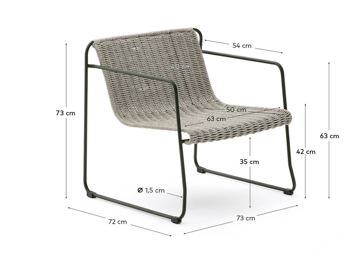 Sessel Maurina aus grün verzinktem Stahl mit écrufarbenem und grauem Seil in Dunkelgrün, Hellgrau präsentiert im Onlineshop von KAQTU Design AG. Outdoor-Sessel mit Armlehnen ist von Kave Home
