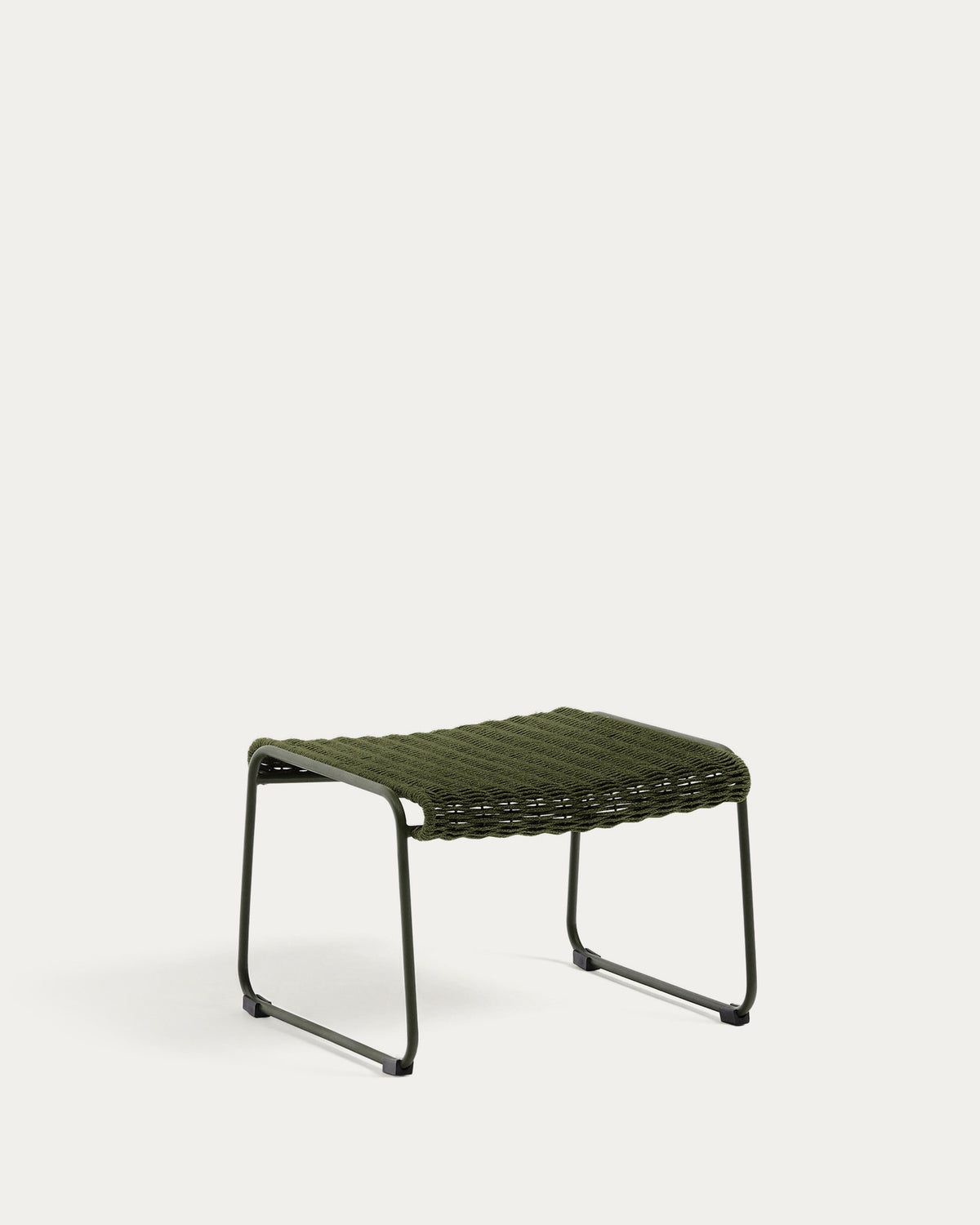 Fussablage Maurina aus grün verzinktem Stahl mit grünem Seil 58 x 52,5 cm in Dunkelgrün, Grün präsentiert im Onlineshop von KAQTU Design AG. Hocker Outdoor ist von Kave Home
