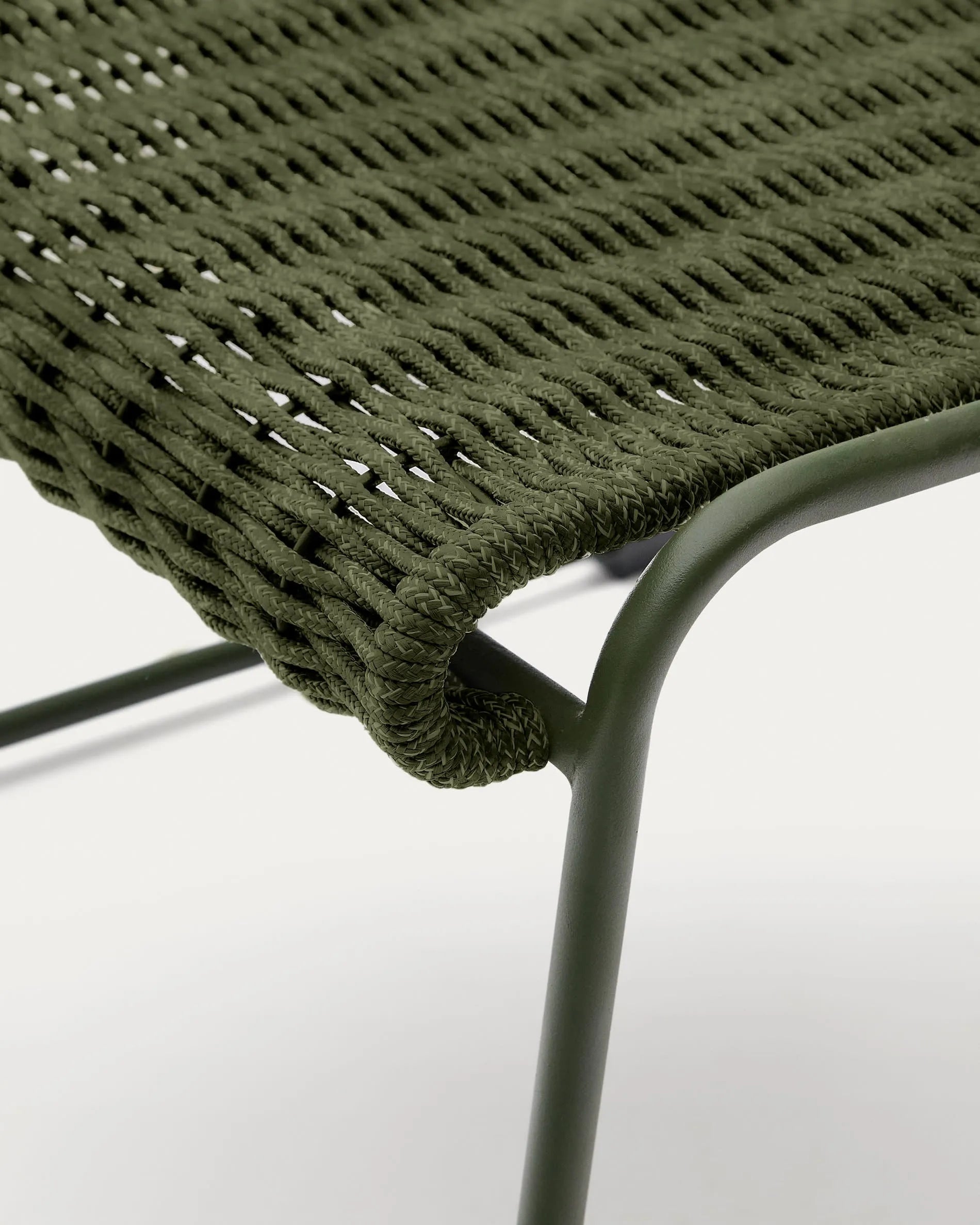 Fussablage Maurina aus grünem Stahl mit Seil, 58x52,5 cm, stilvoll und robust, ideal für Komfort und modernes Design.