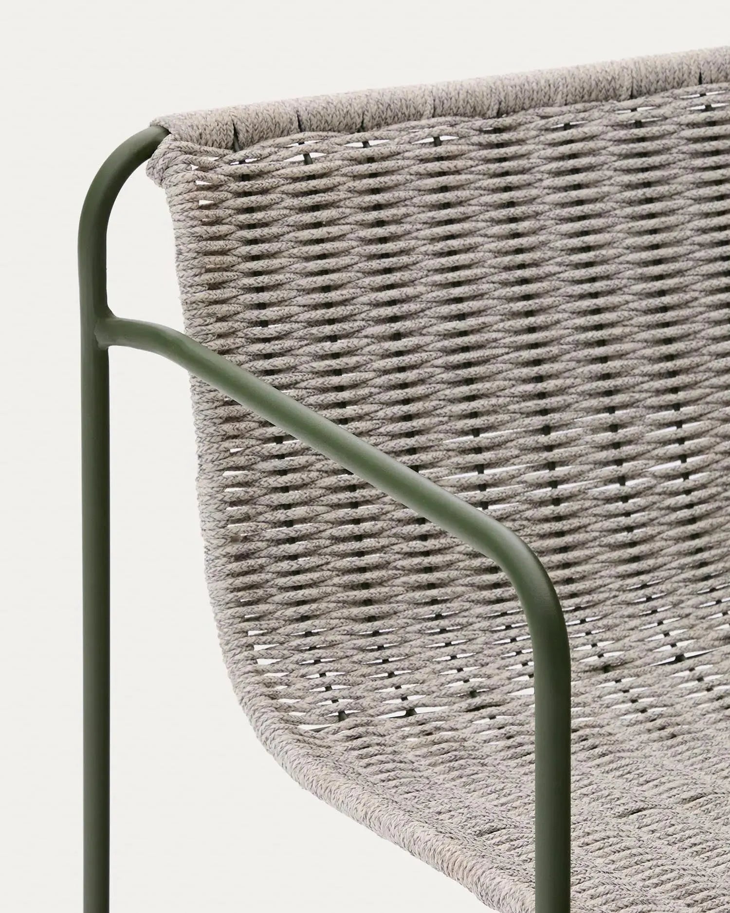 Moderner Hocker Maurina, 74,5 cm, aus grünem Stahl mit écrufarbenem und grauem Seil, ideal für stilvolle und elegante Wohnräume.