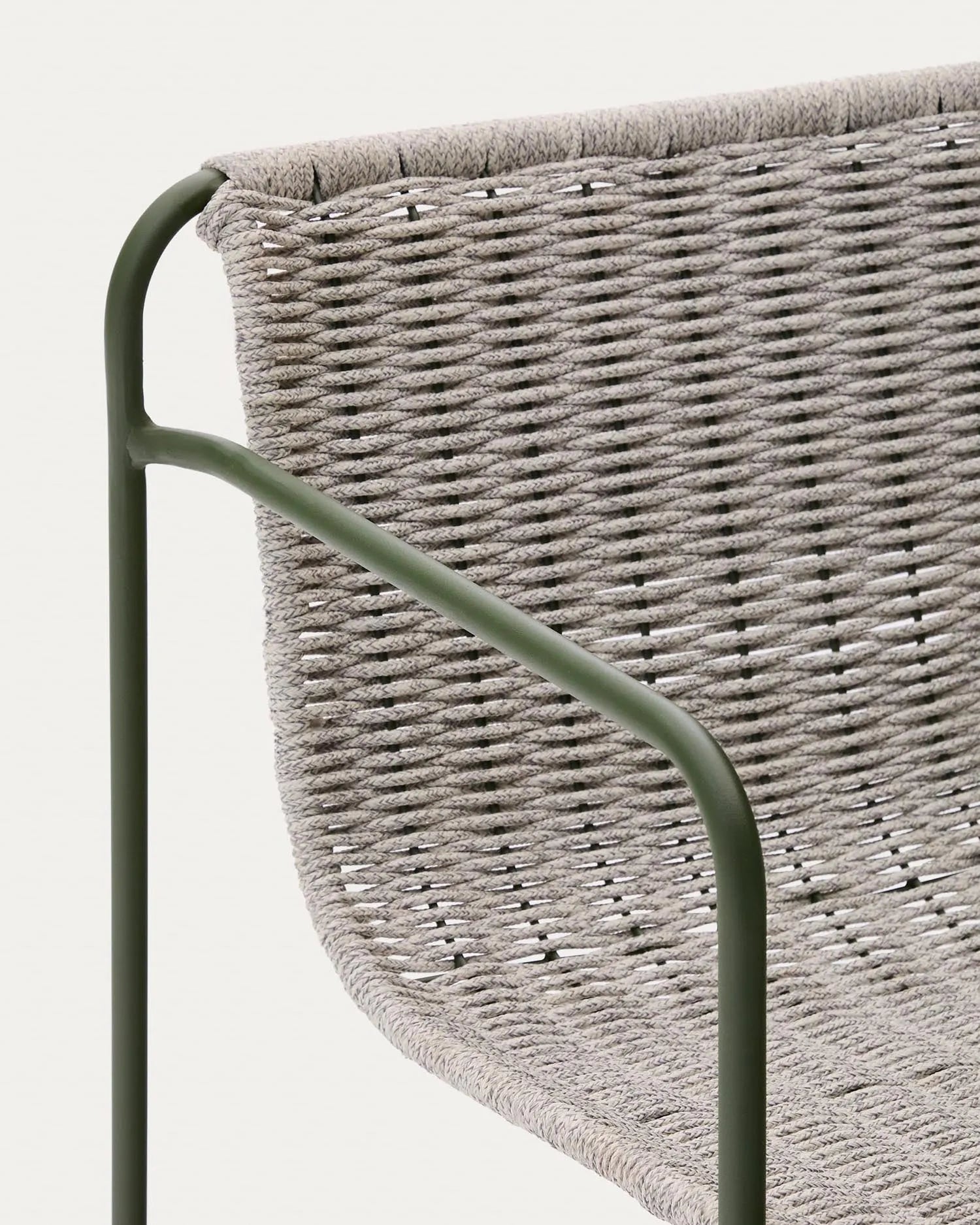 Moderner Hocker Maurina, 74,5 cm, aus grünem Stahl mit écrufarbenem und grauem Seil, ideal für stilvolle und elegante Wohnräume.