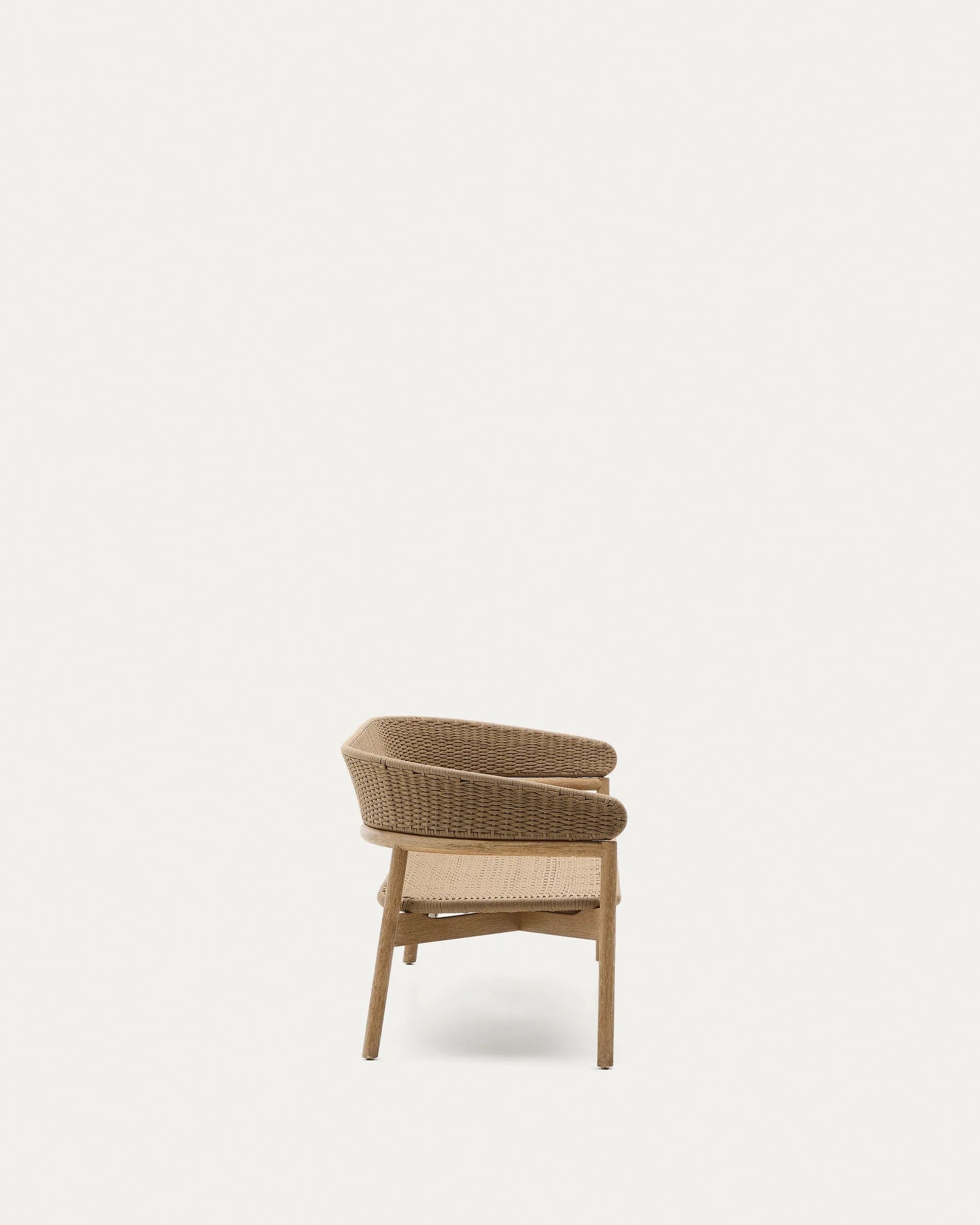 Elegantes 3-Sitzer-Sofa Arinella aus Akazienholz mit natürlichem Finish und beigen Polstern, ideal für stilvolle Wohnräume.