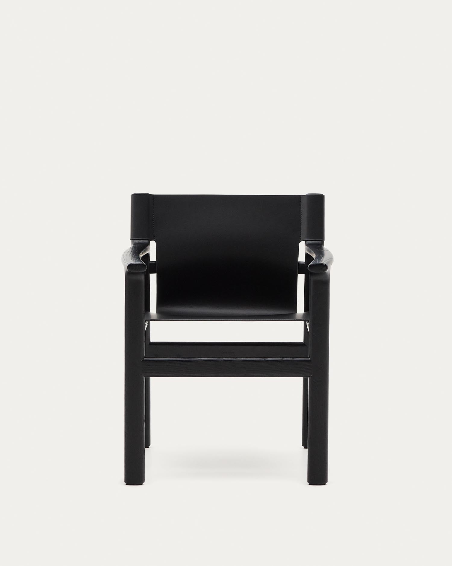 Stuhl Jan aus recycelten Lederfasern in Schwarz und massivem Eschenholz FSC 100 % mit schwarzem Finish in Schwarz präsentiert im Onlineshop von KAQTU Design AG. Stuhl ist von Kave Home