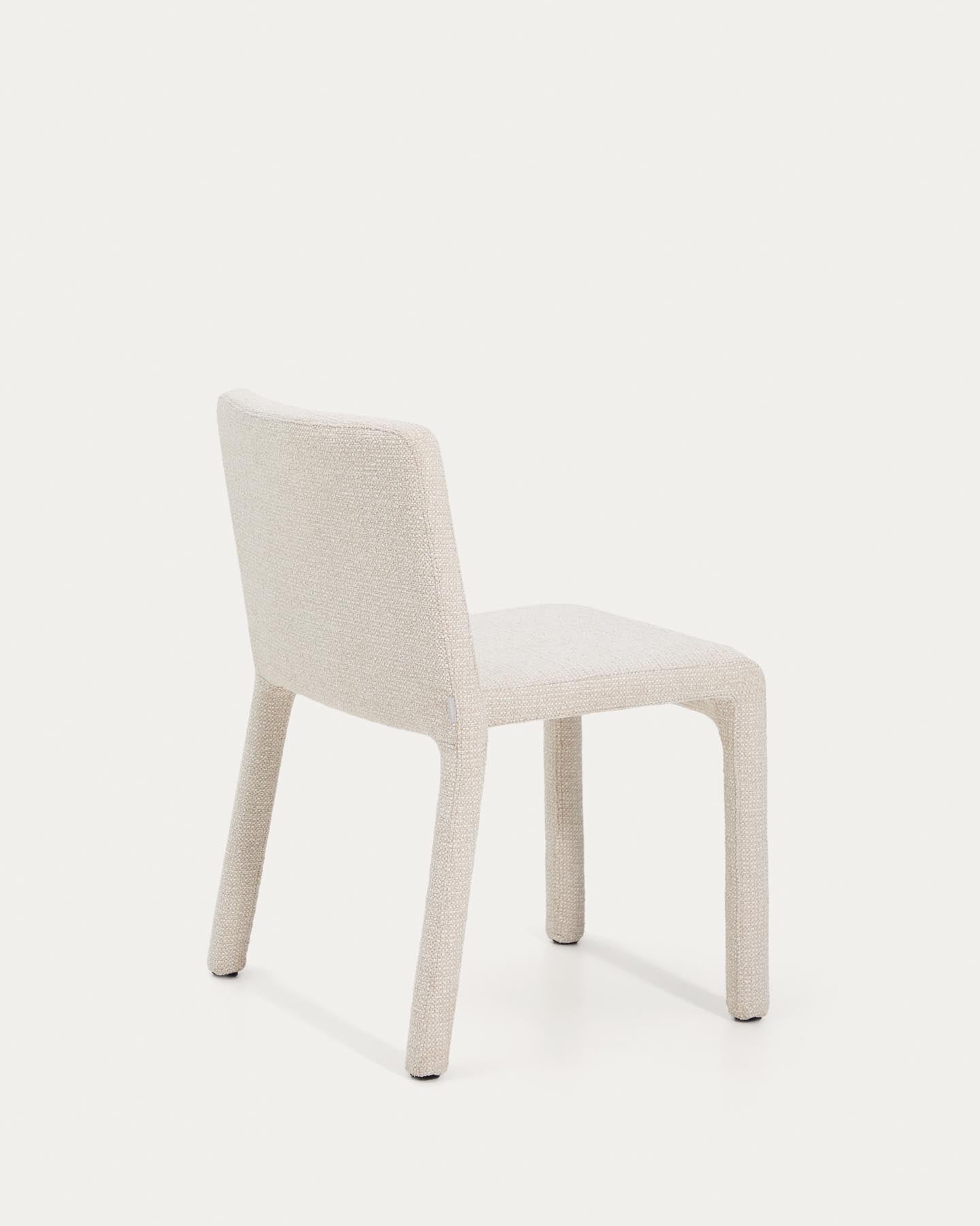 Stapelbarer Stuhl Loria mit beiger Chenille in Beige präsentiert im Onlineshop von KAQTU Design AG. Stuhl ist von Kave Home